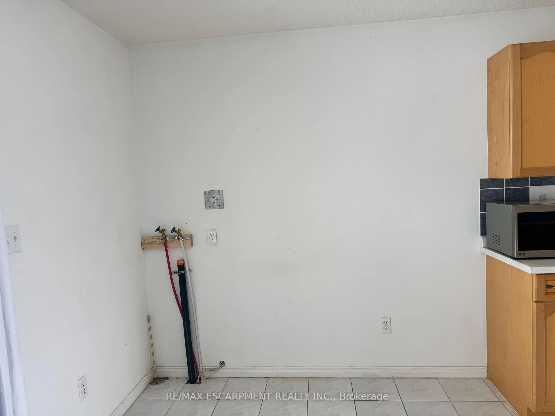 Photo 15 of 167 Forest Road, Brantford — HOMEH