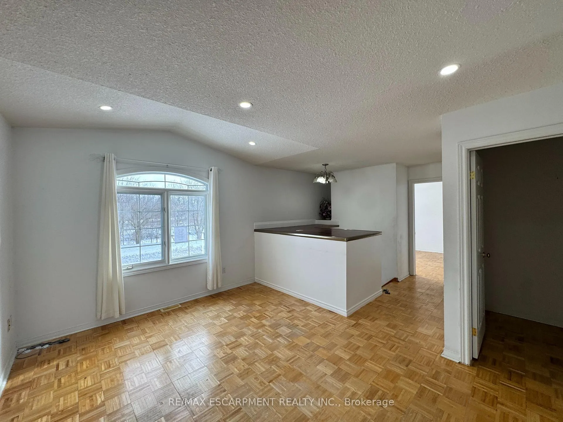 Photo 23 of 167 Forest Road, Brantford — HOMEH