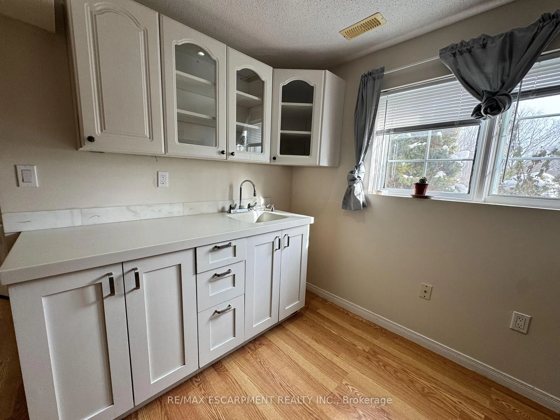 Photo 24 of 167 Forest Road, Brantford — HOMEH