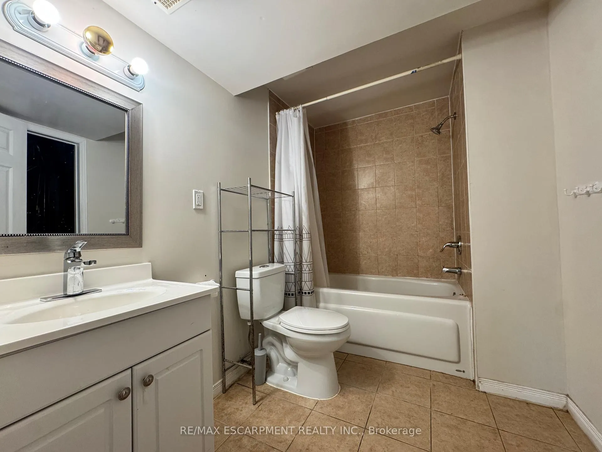 Photo 32 of 167 Forest Road, Brantford — HOMEH