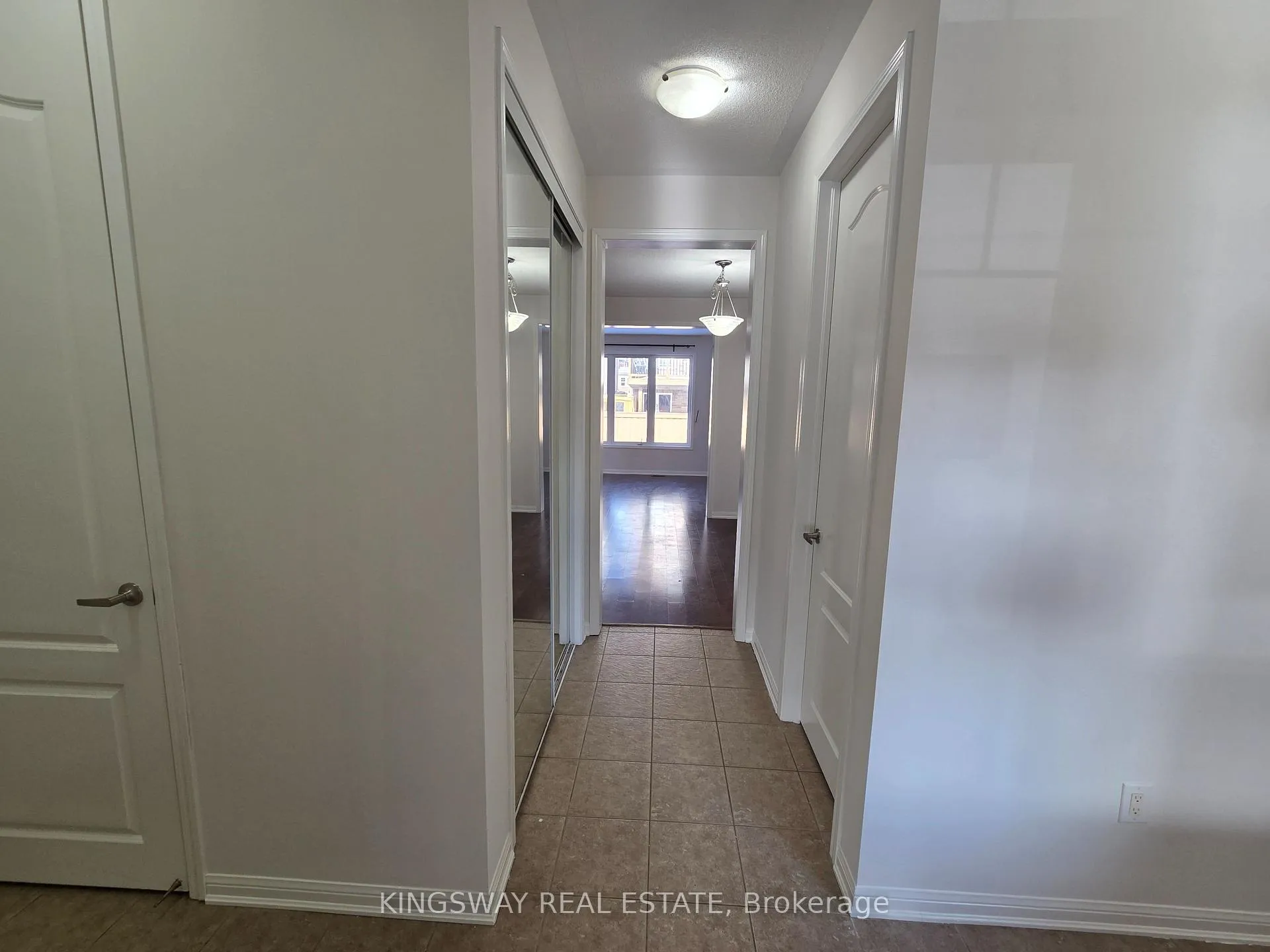 Photo 5 of 469 Tyrone Crescent, Milton, Willmott — HOMEH
