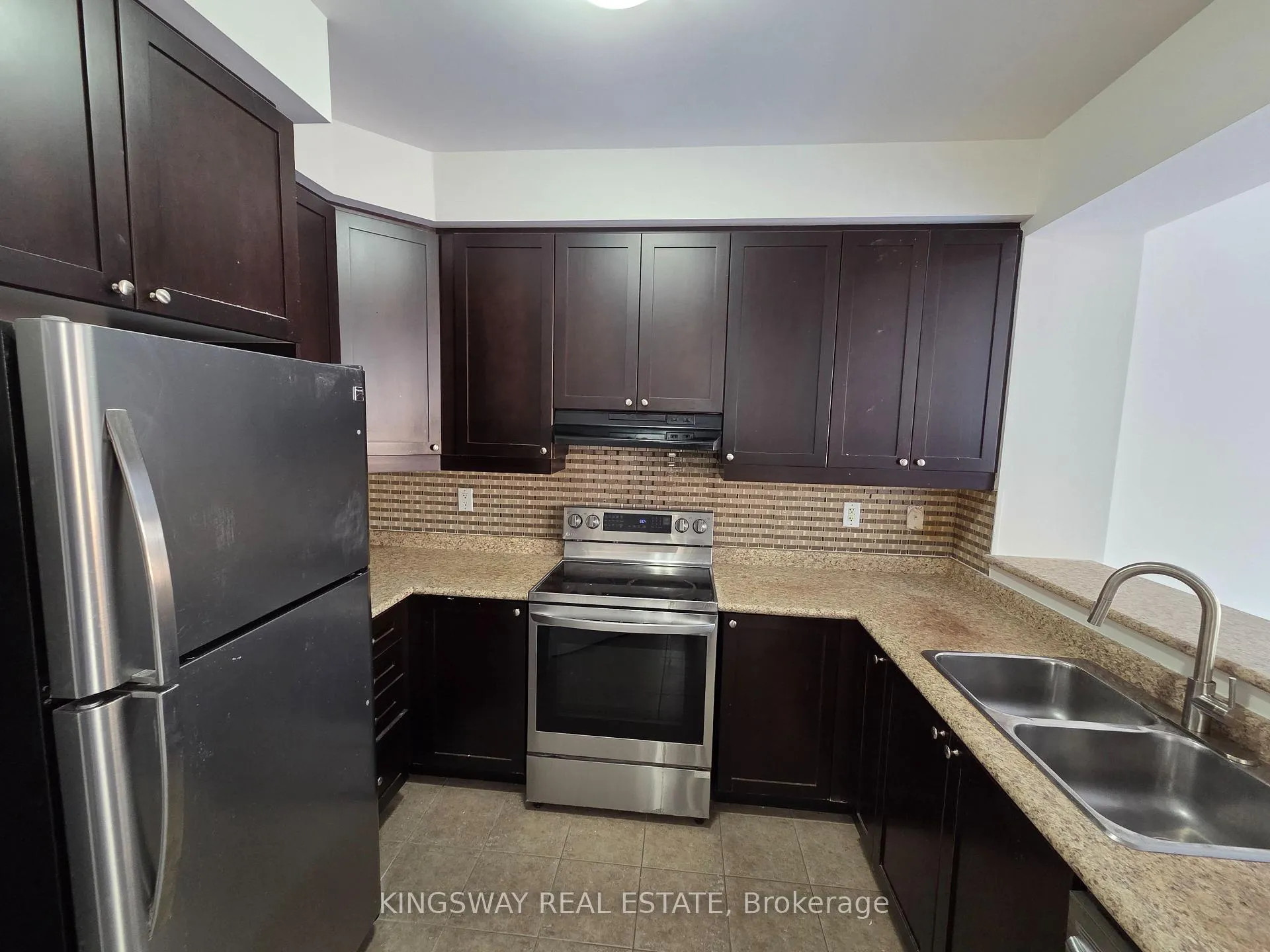 Photo 9 of 469 Tyrone Crescent, Milton, Willmott — HOMEH