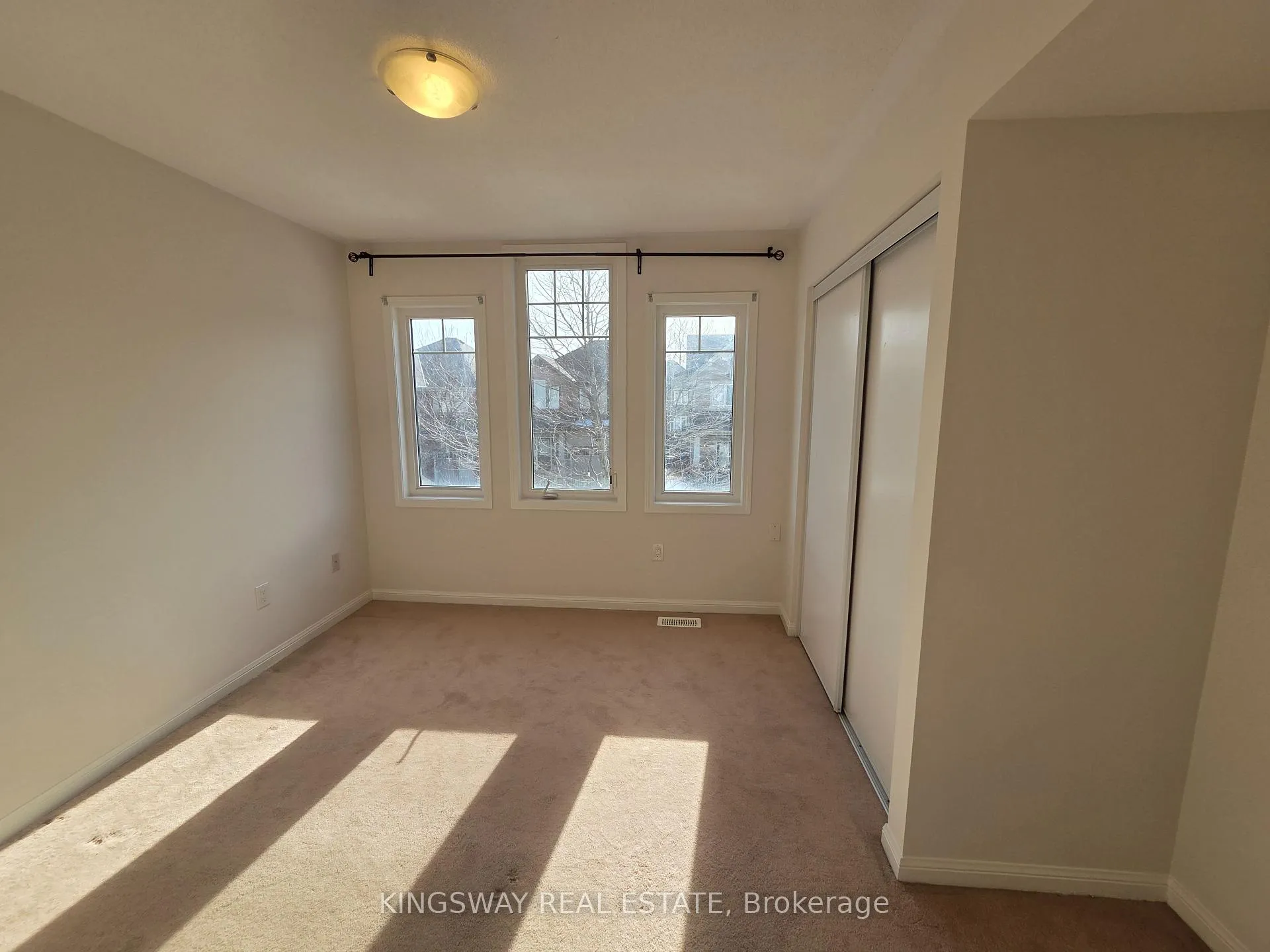 Photo 20 of 469 Tyrone Crescent, Milton, Willmott — HOMEH