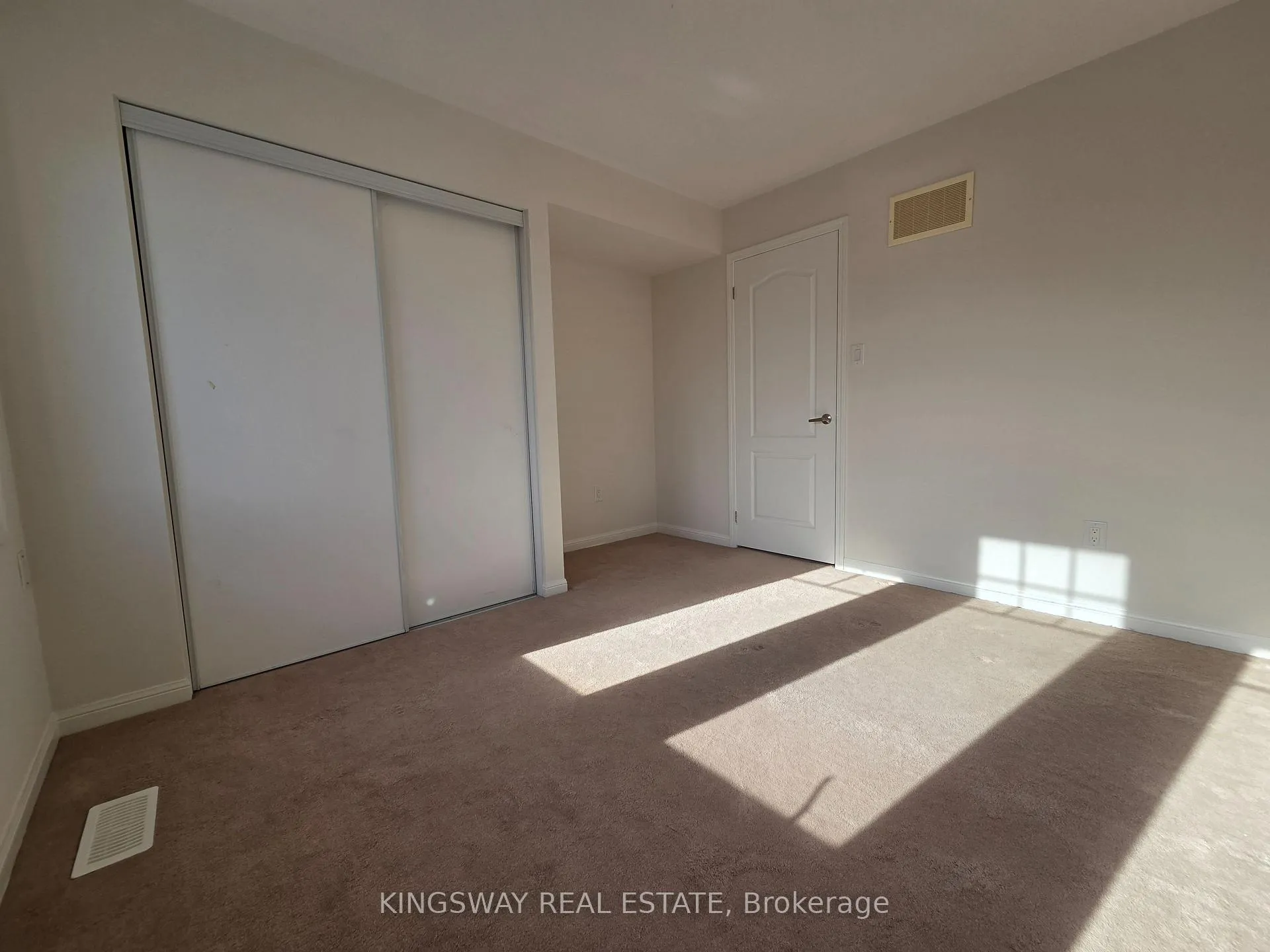 Photo 21 of 469 Tyrone Crescent, Milton, Willmott — HOMEH