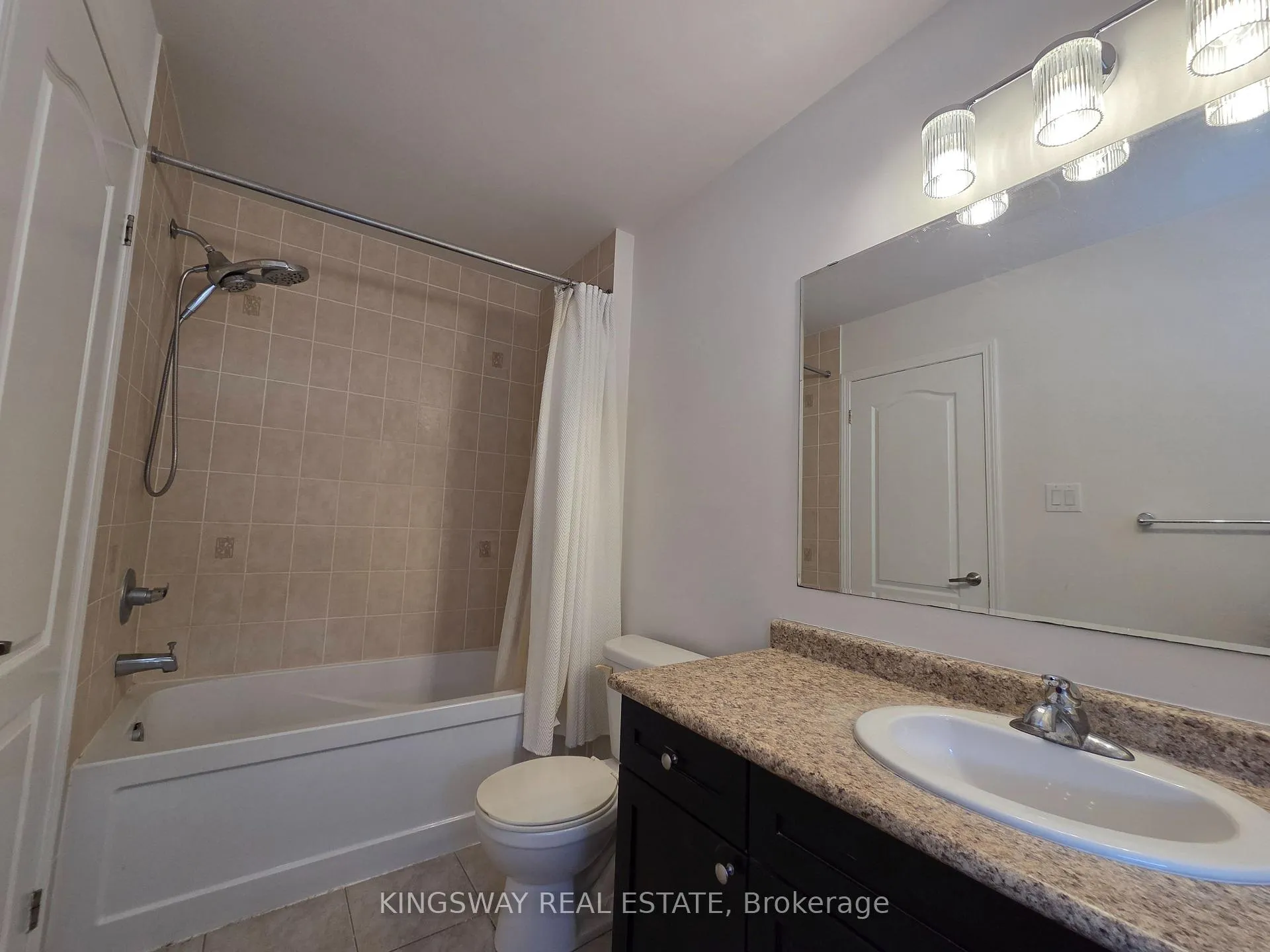 Photo 27 of 469 Tyrone Crescent, Milton, Willmott — HOMEH