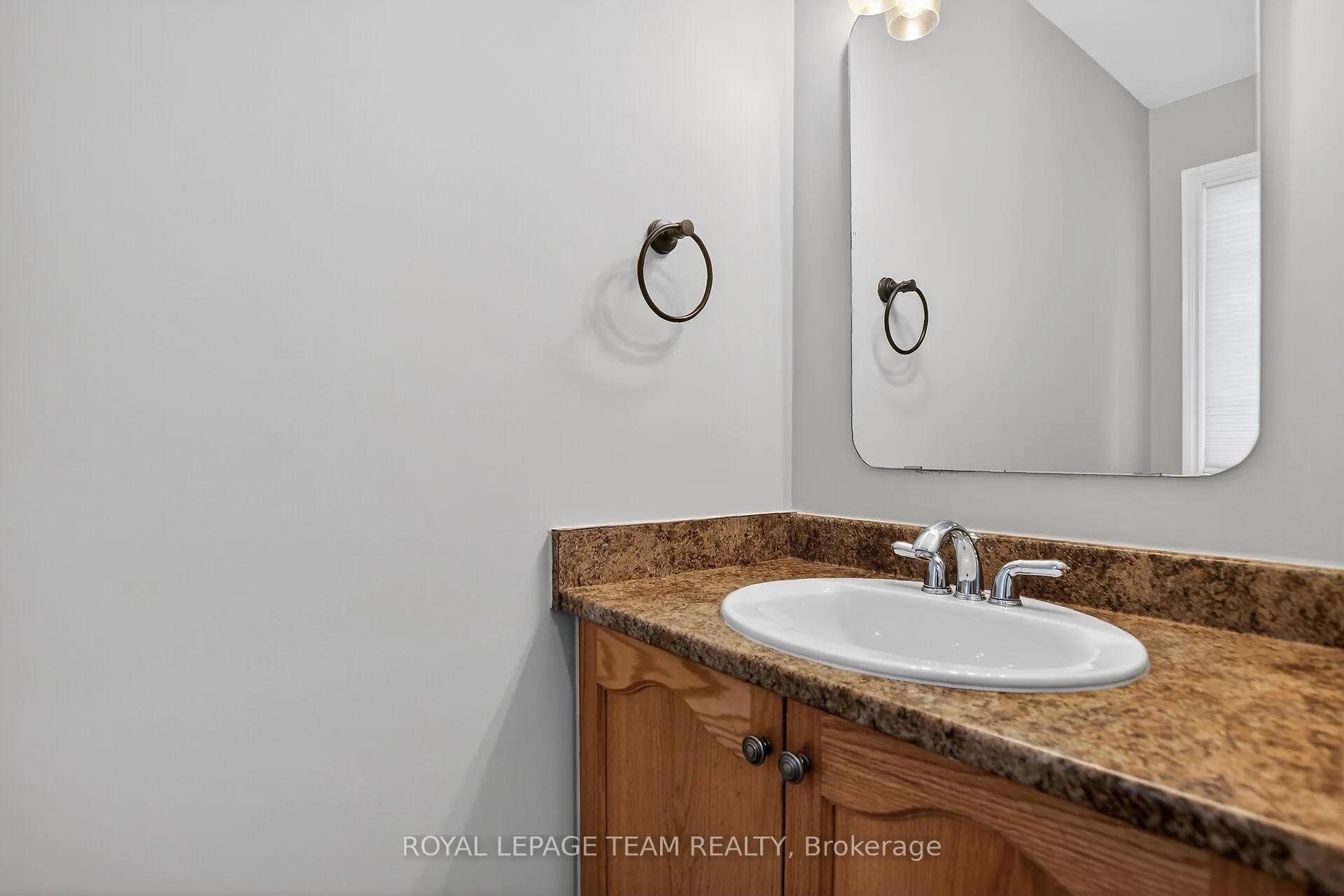 Photo 6 of 48 Saddlesmith Circle, Ottawa, Kanata - Emerald Meadows/Trailwest — HOMEH