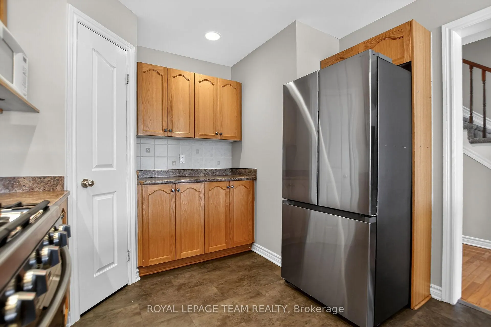 Photo 9 of 48 Saddlesmith Circle, Ottawa, Kanata - Emerald Meadows/Trailwest — HOMEH