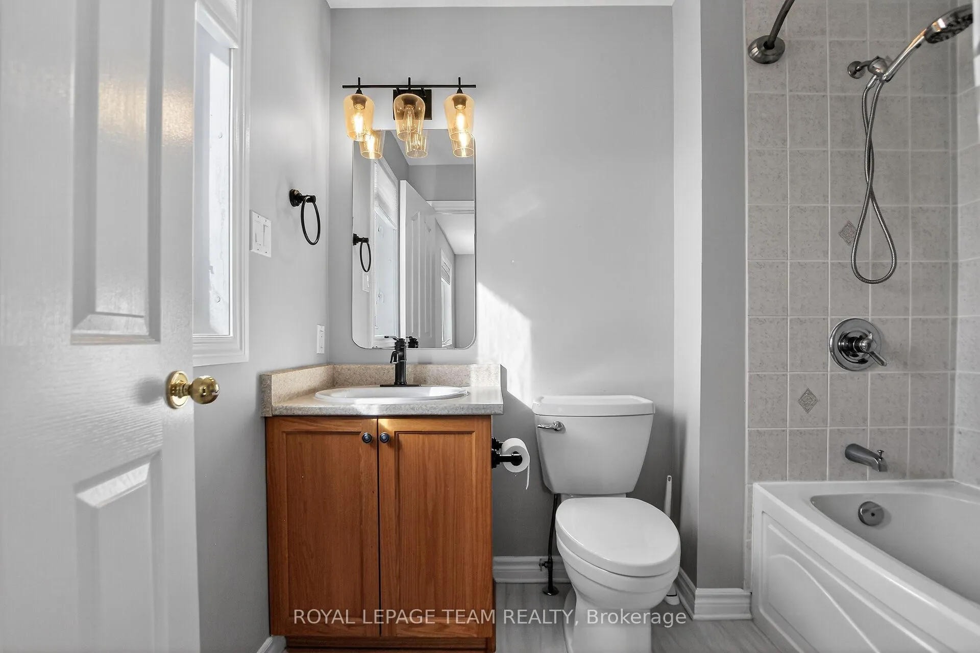 Photo 25 of 48 Saddlesmith Circle, Ottawa, Kanata - Emerald Meadows/Trailwest — HOMEH