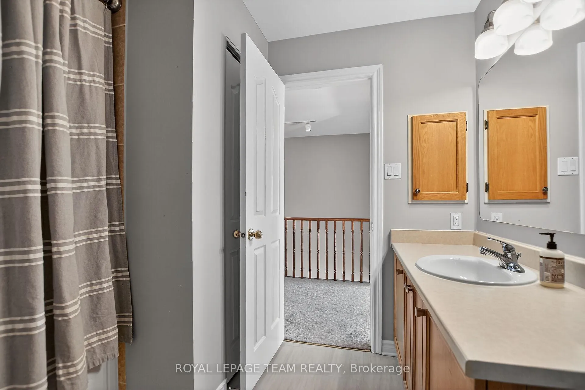Photo 28 of 48 Saddlesmith Circle, Ottawa, Kanata - Emerald Meadows/Trailwest — HOMEH