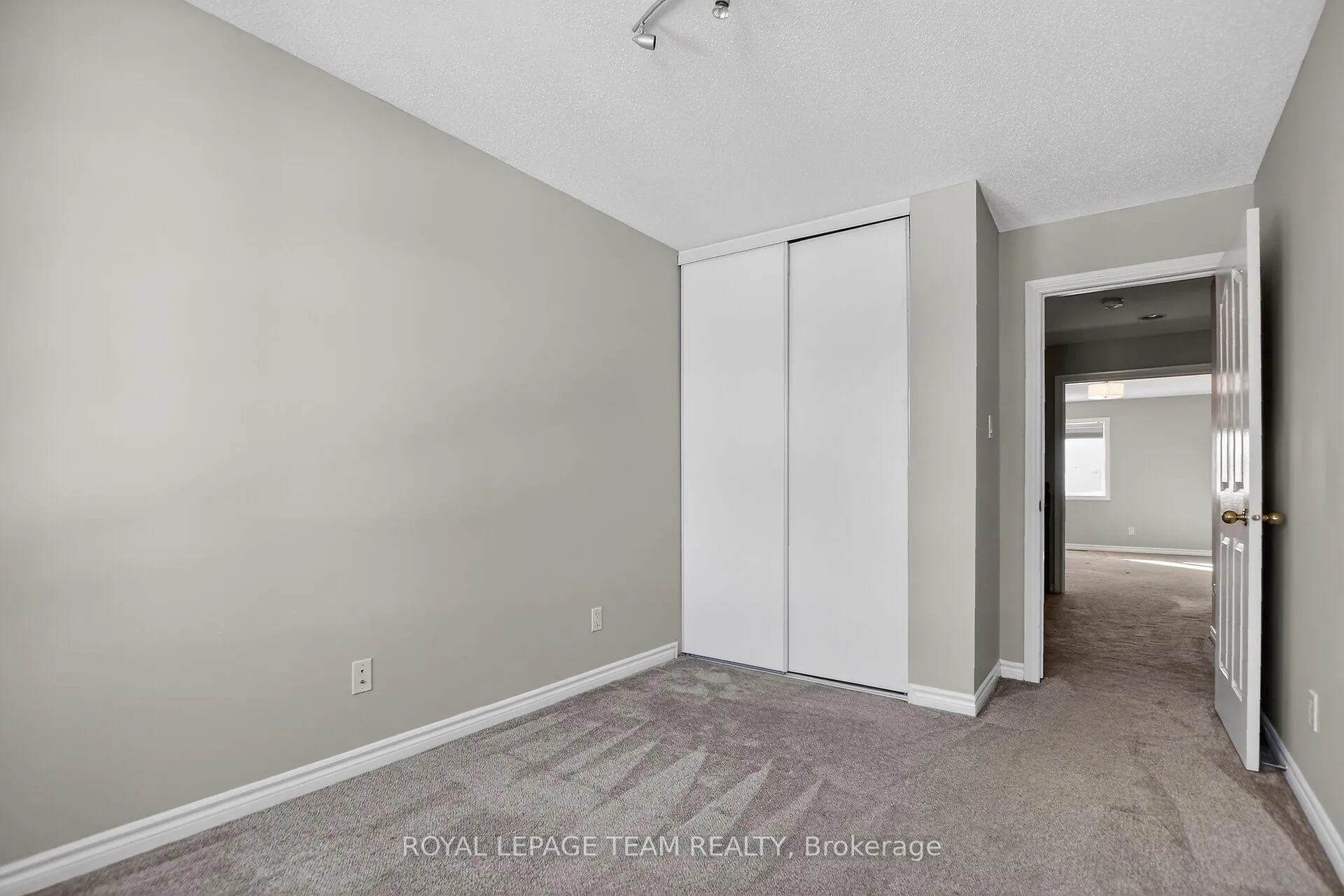 Photo 30 of 48 Saddlesmith Circle, Ottawa, Kanata - Emerald Meadows/Trailwest — HOMEH