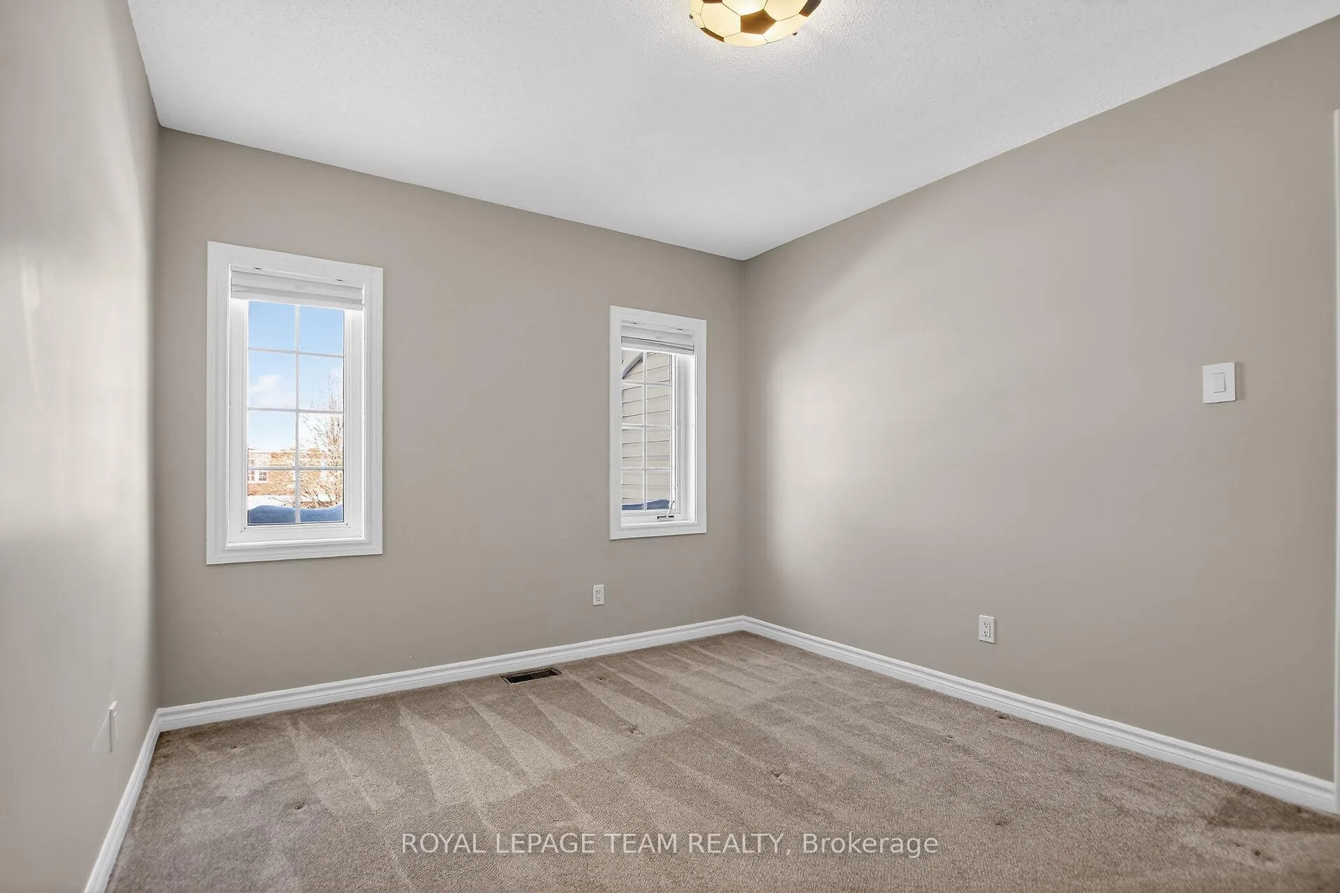 Photo 31 of 48 Saddlesmith Circle, Ottawa, Kanata - Emerald Meadows/Trailwest — HOMEH