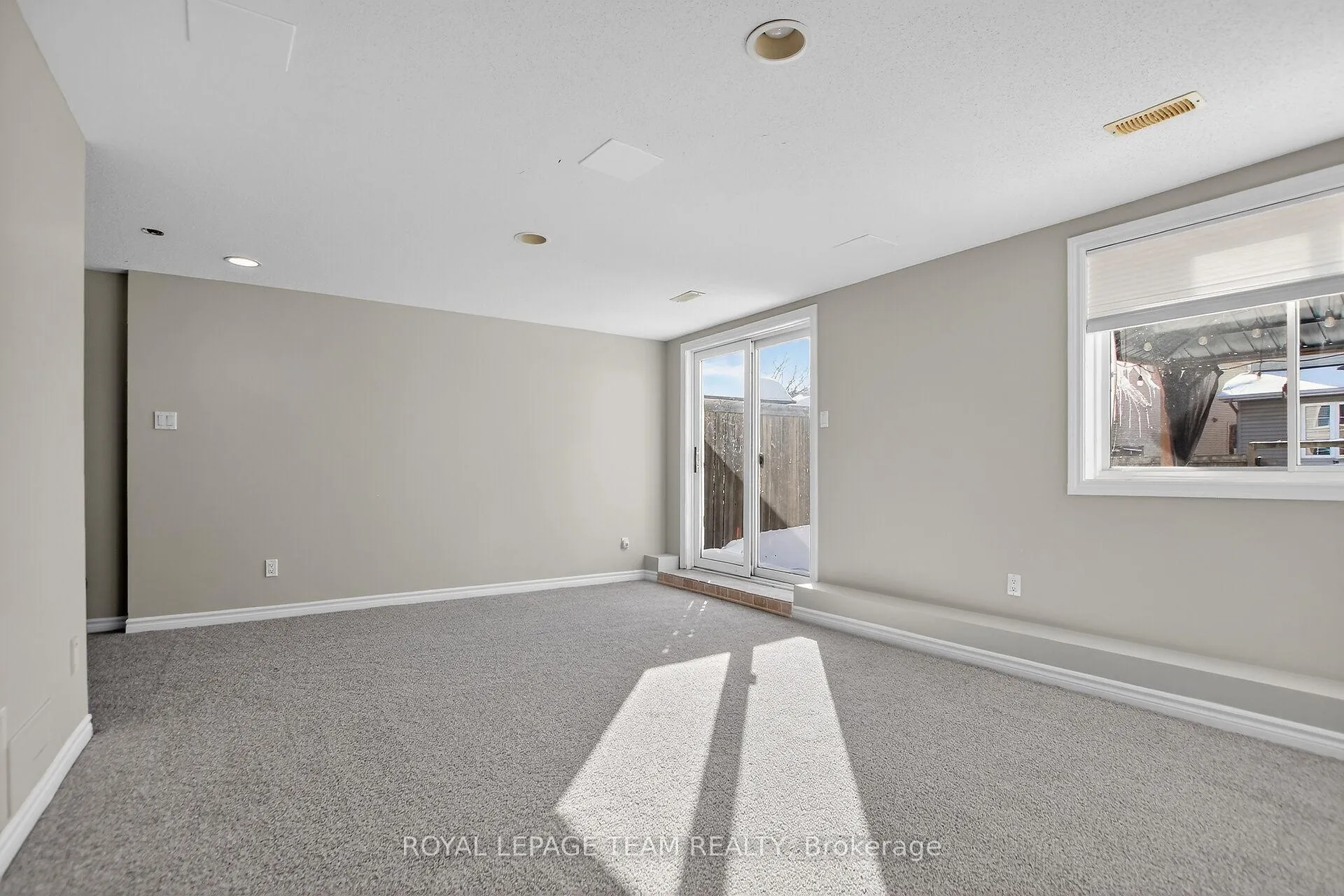 Photo 34 of 48 Saddlesmith Circle, Ottawa, Kanata - Emerald Meadows/Trailwest — HOMEH