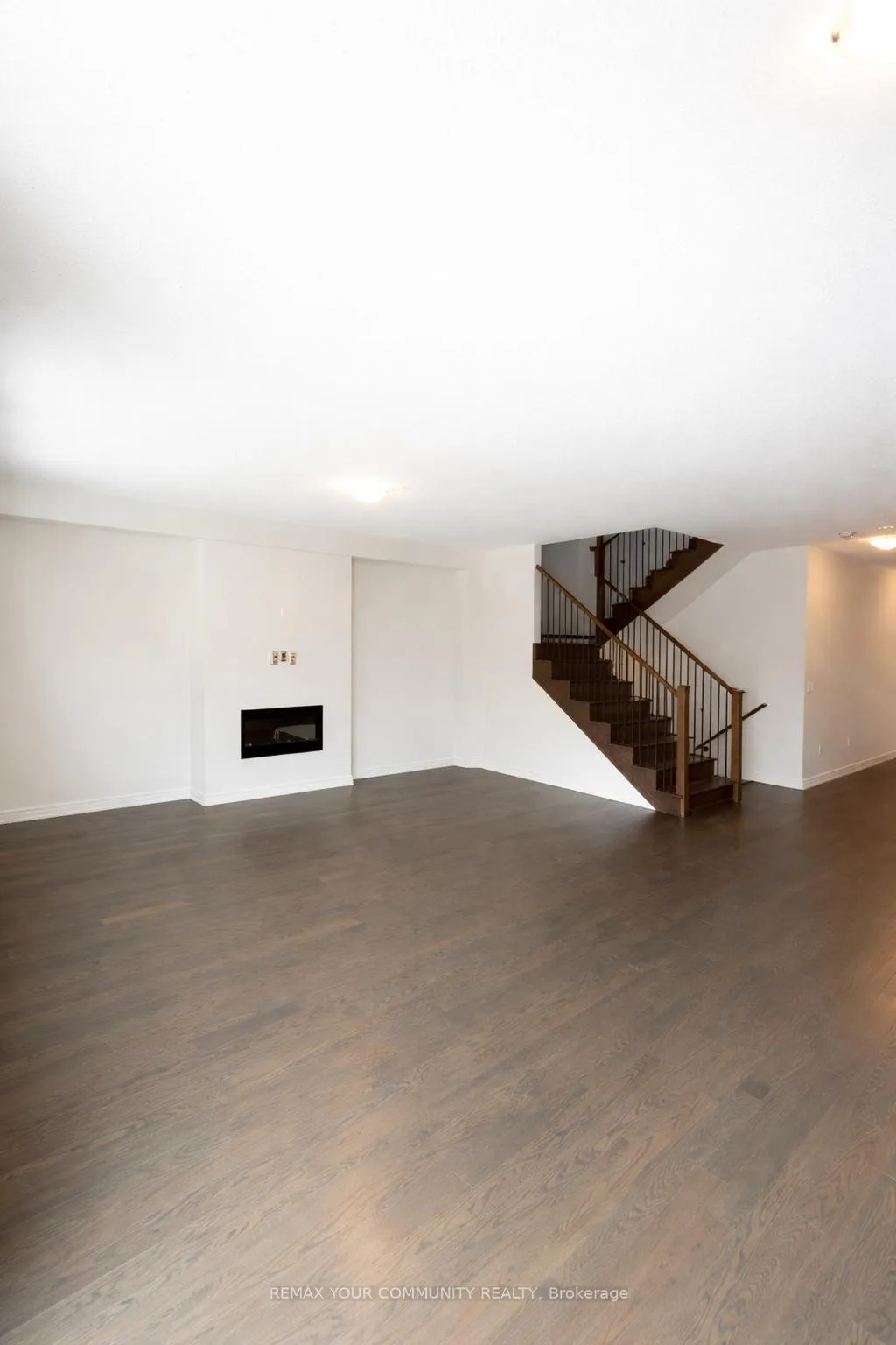 Photo 4 of Unit Upper, 54 Minnock Street, Caledon, Rural Caledon — HOMEH