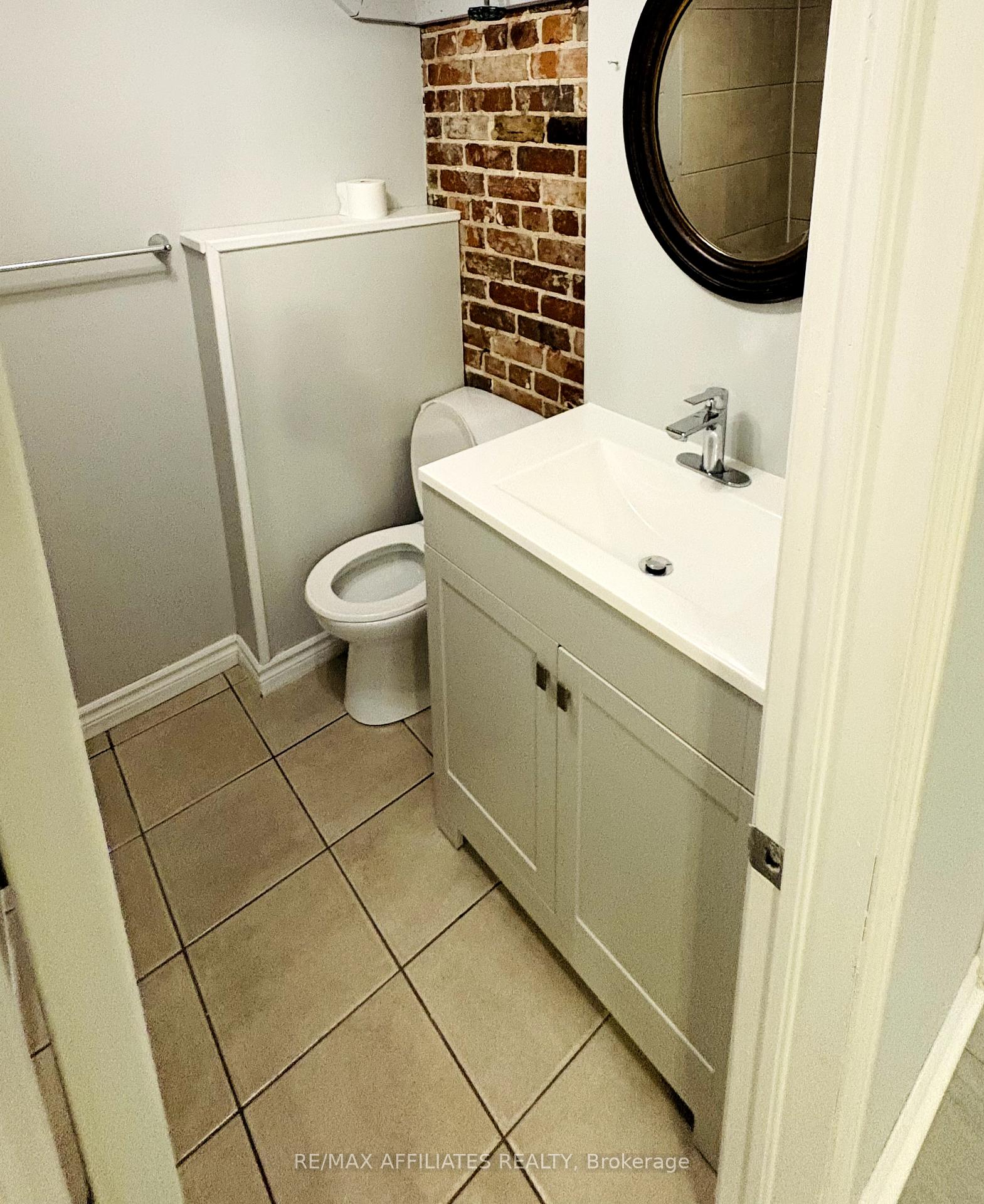 Photo 4 of Unit 3, 320 Laurier Avenue E, Ottawa, Sandy Hill — HOMEH