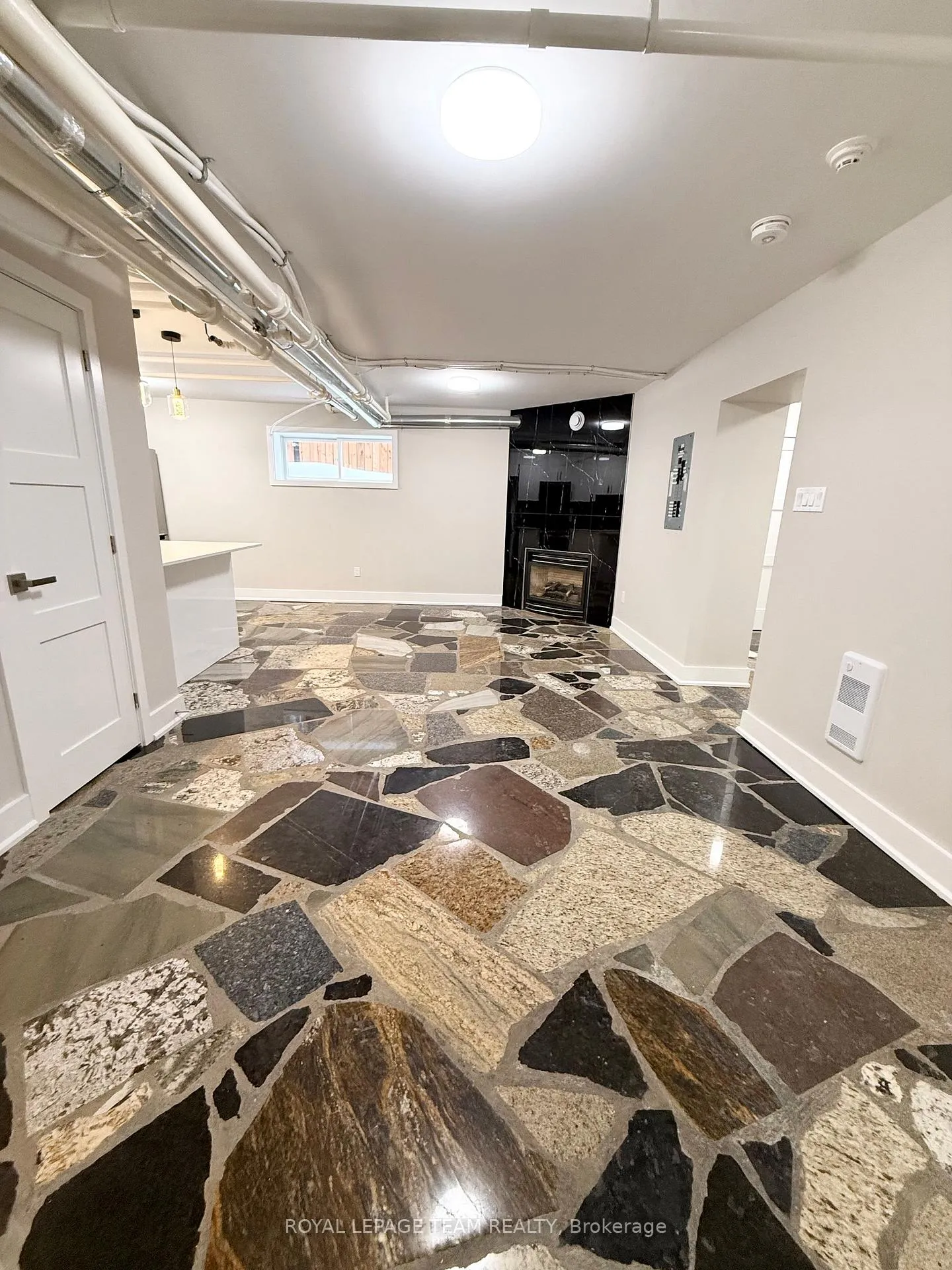 Photo 2 of Unit 15 A, 325 Cooper Street, Ottawa, Ottawa Centre — HOMEH
