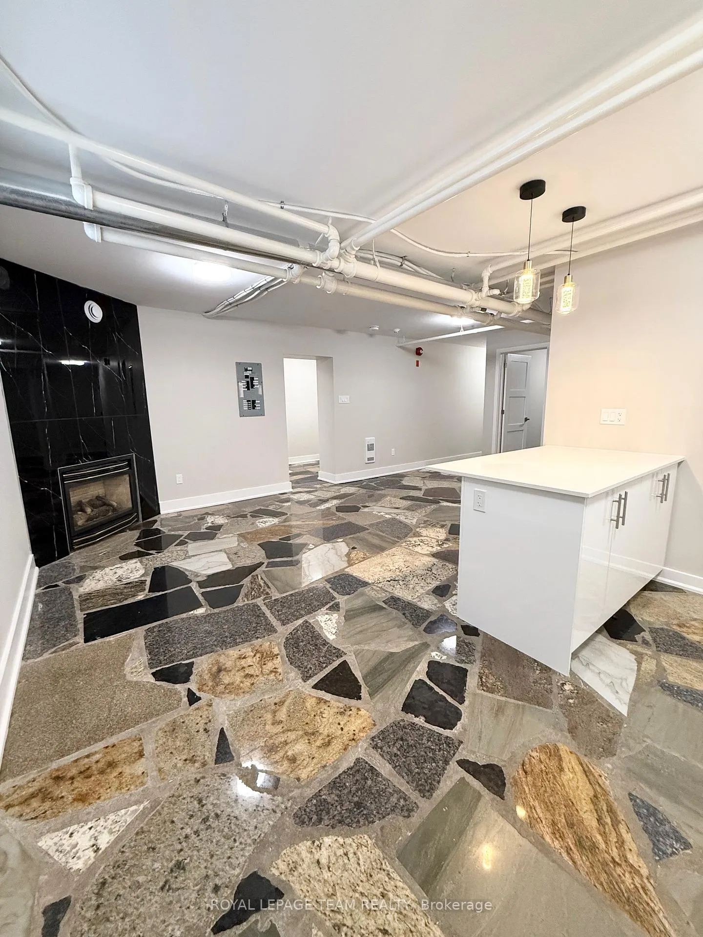 Photo 4 of Unit 15 A, 325 Cooper Street, Ottawa, Ottawa Centre — HOMEH