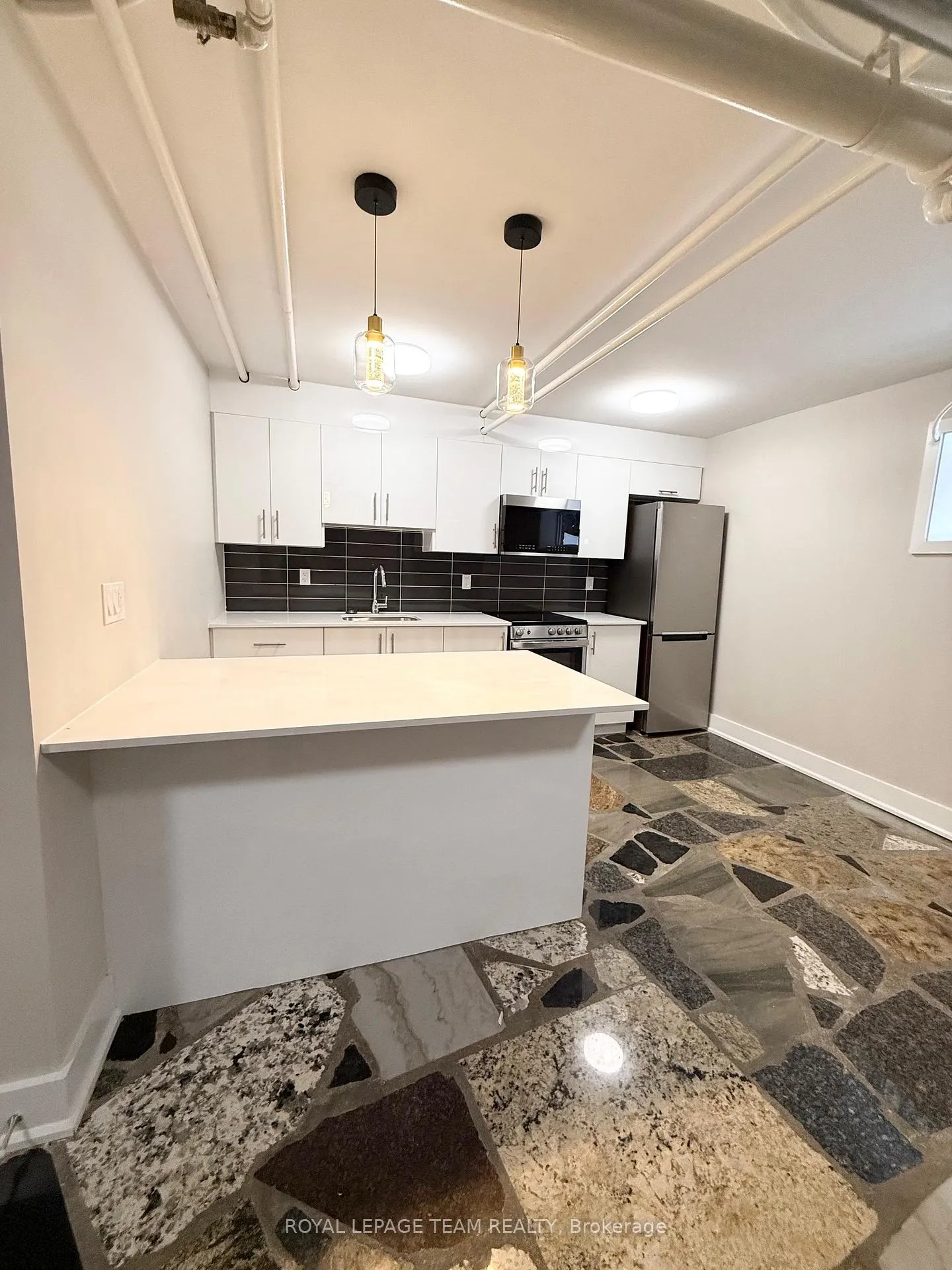 Photo 5 of Unit 15 A, 325 Cooper Street, Ottawa, Ottawa Centre — HOMEH