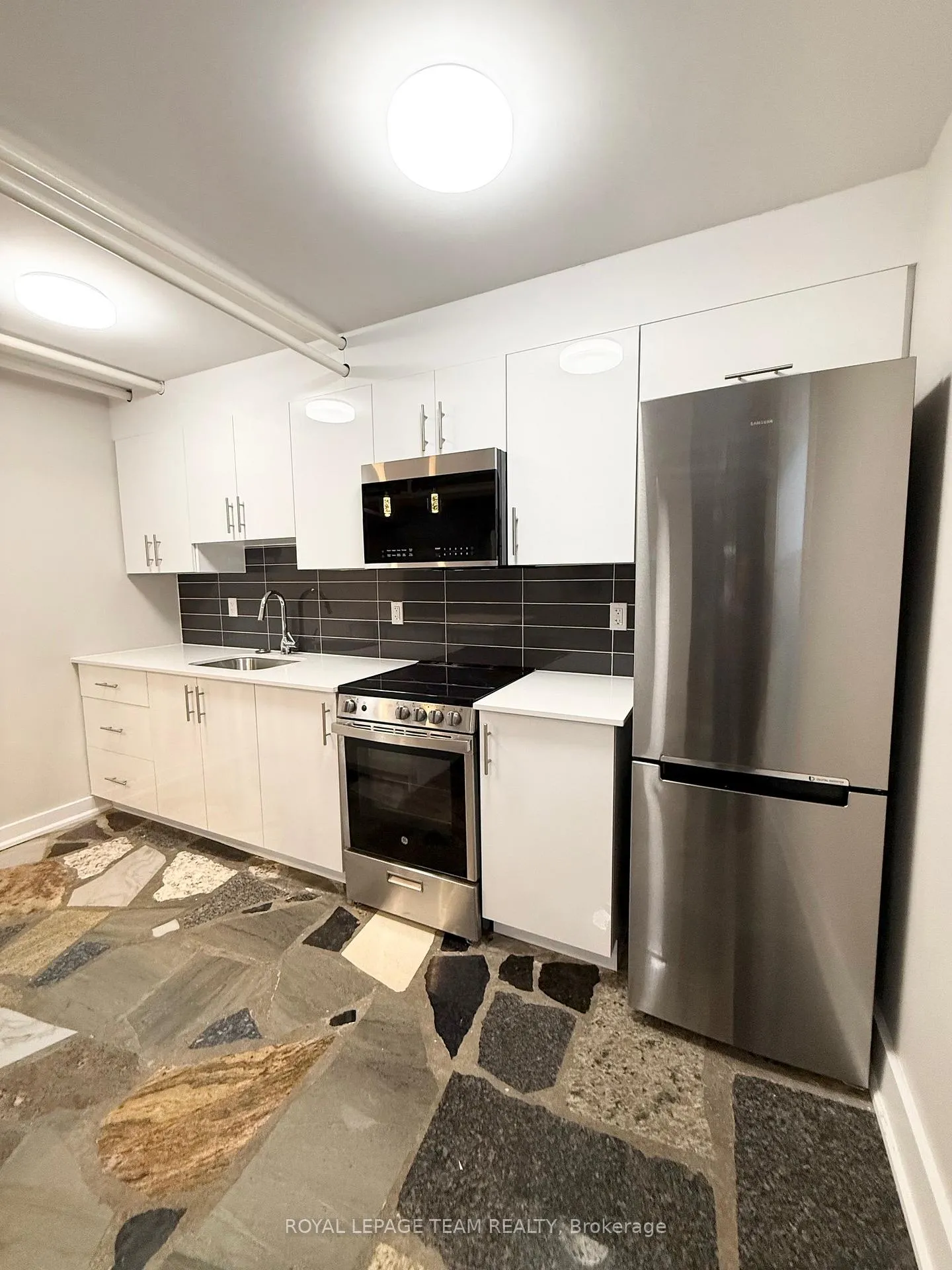 Photo 8 of Unit 15 A, 325 Cooper Street, Ottawa, Ottawa Centre — HOMEH
