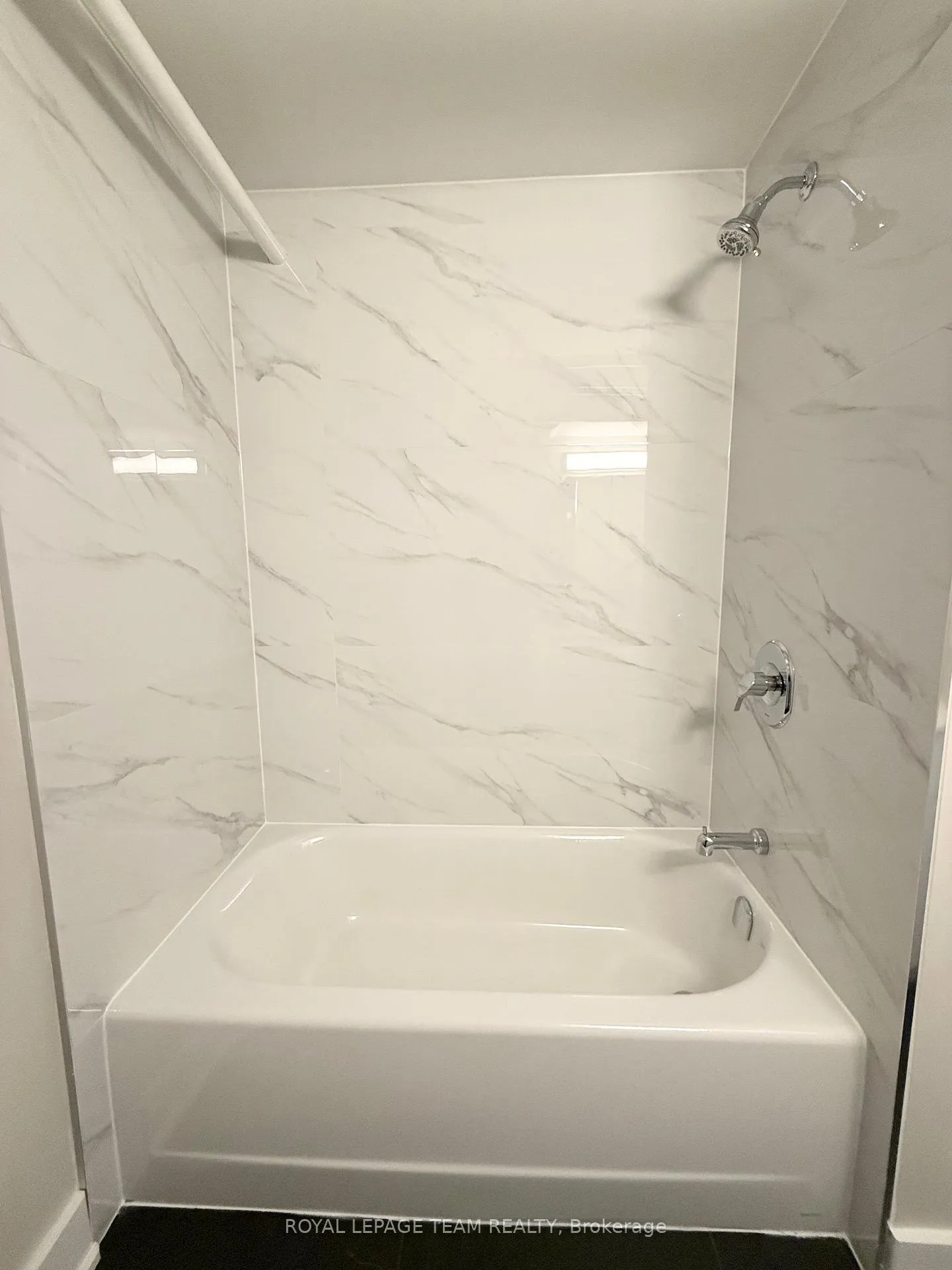 Photo 10 of Unit 15 A, 325 Cooper Street, Ottawa, Ottawa Centre — HOMEH