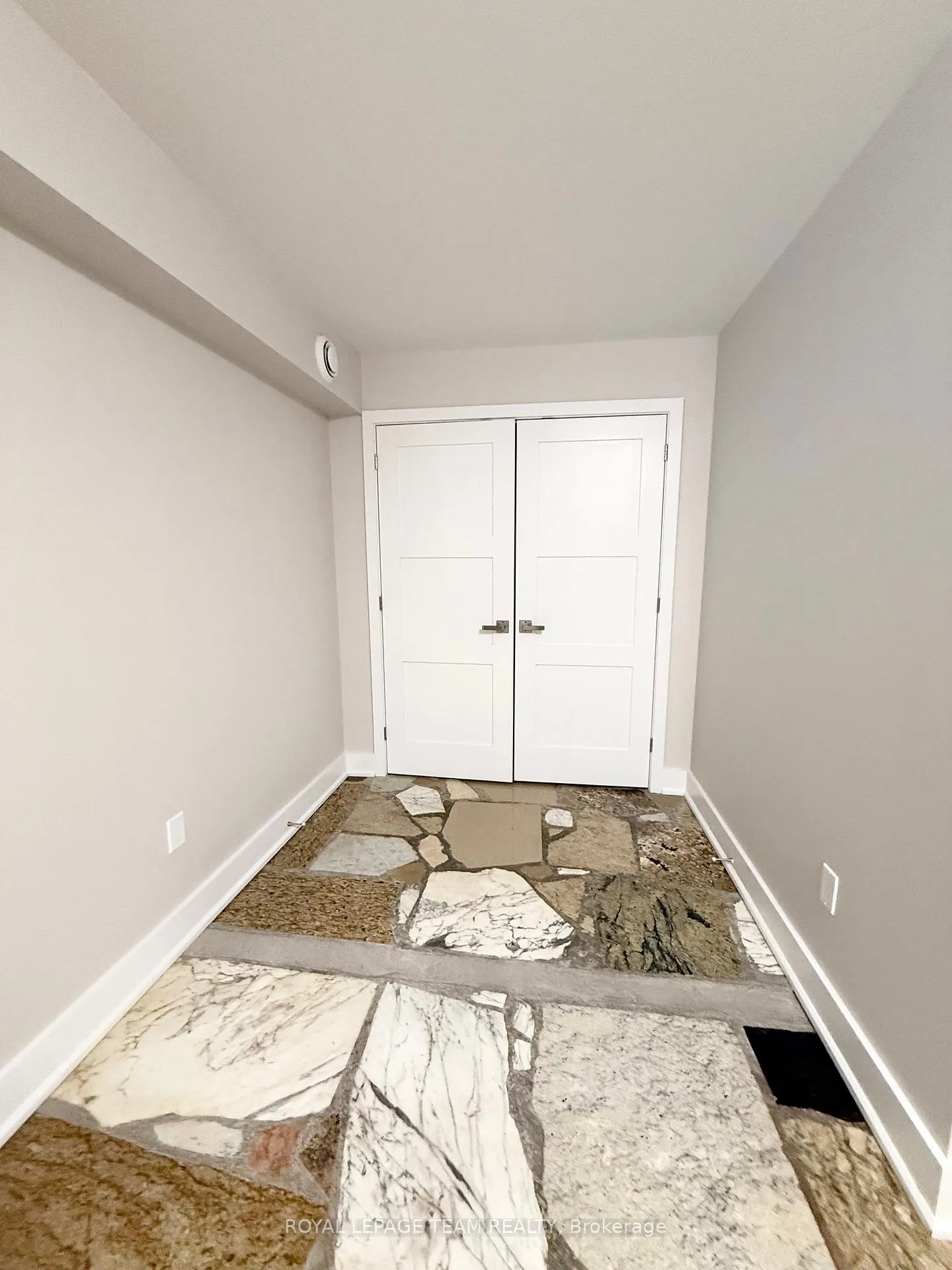 Photo 15 of Unit 15 A, 325 Cooper Street, Ottawa, Ottawa Centre — HOMEH
