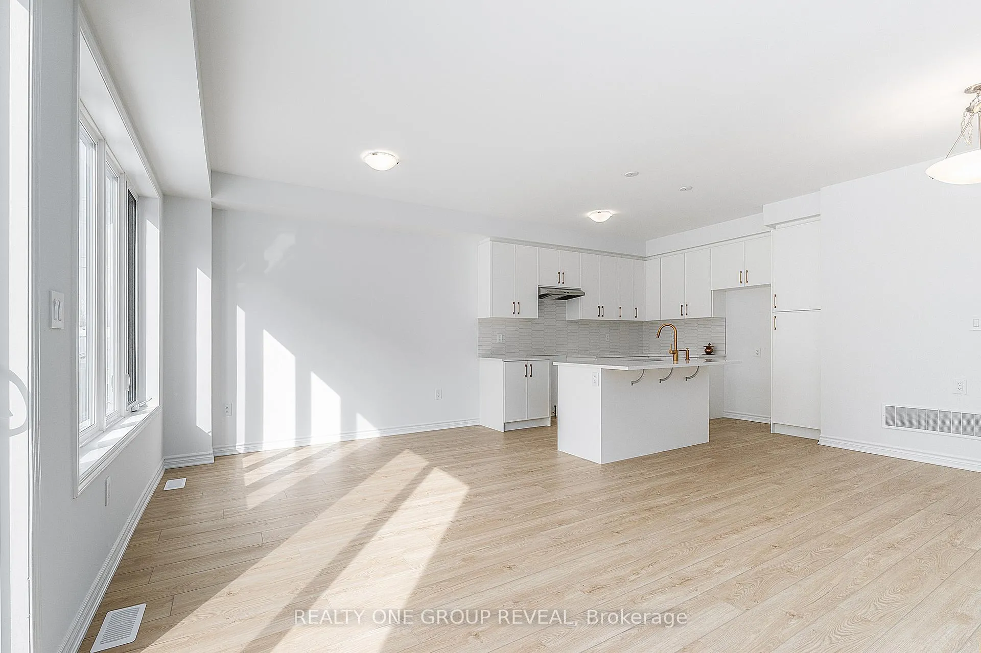 Photo 6 of 1735 Mineral Springs Way, Pickering, Rural Pickering — HOMEH