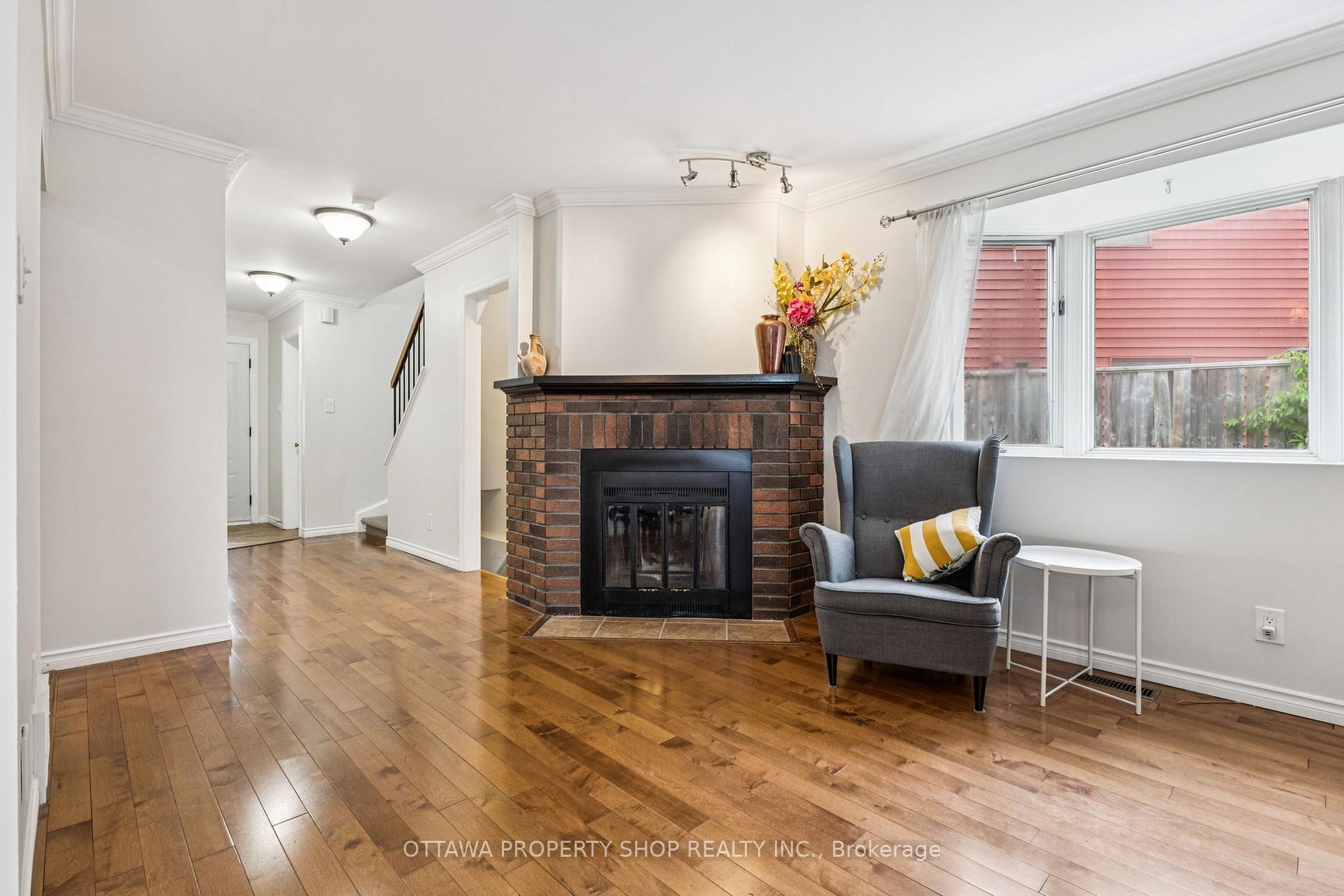Photo 2 of 67 Gentle Gate Crescent, Ottawa, Hunt Club Park/Greenboro — HOMEH