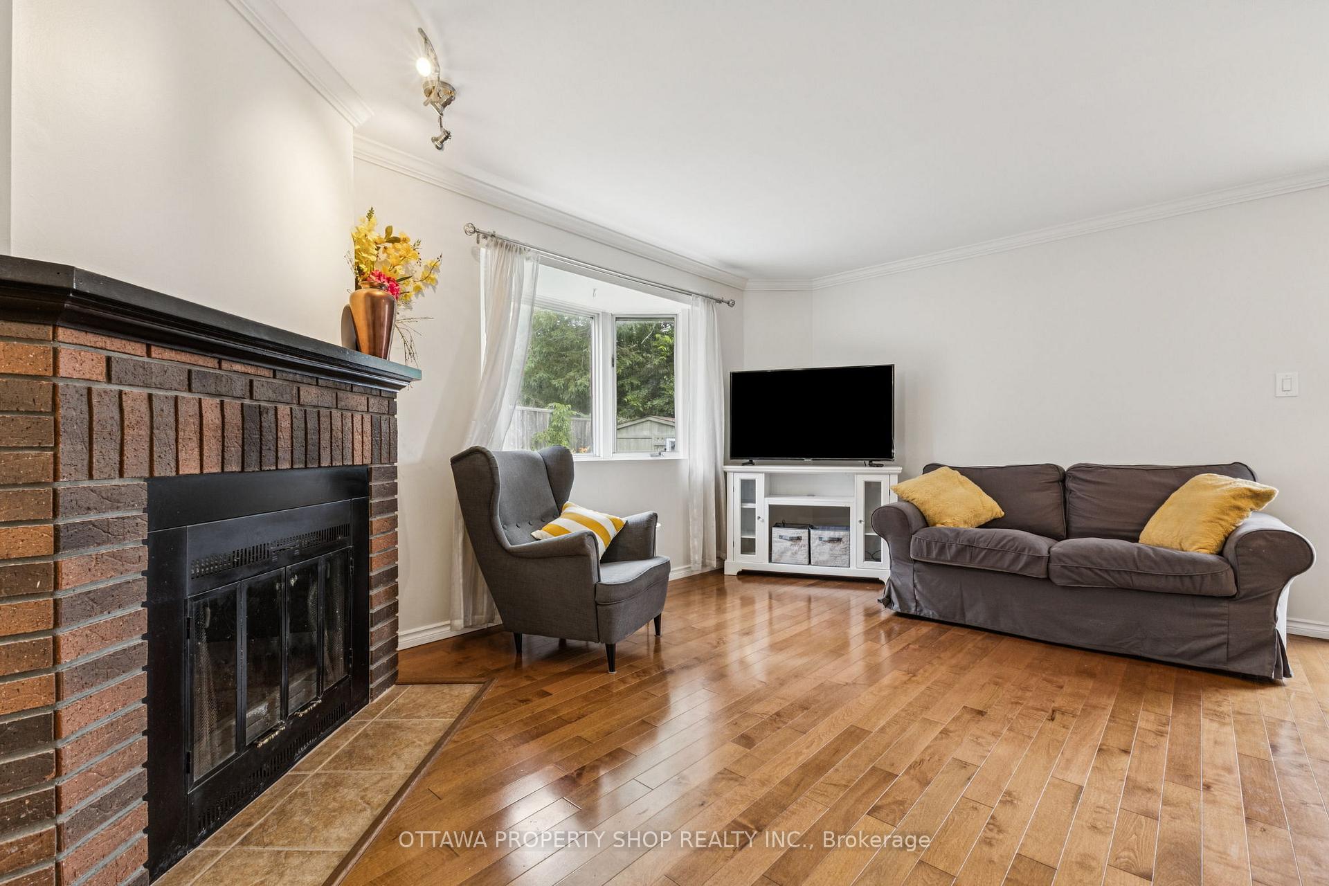 Photo 3 of 67 Gentle Gate Crescent, Ottawa, Hunt Club Park/Greenboro — HOMEH