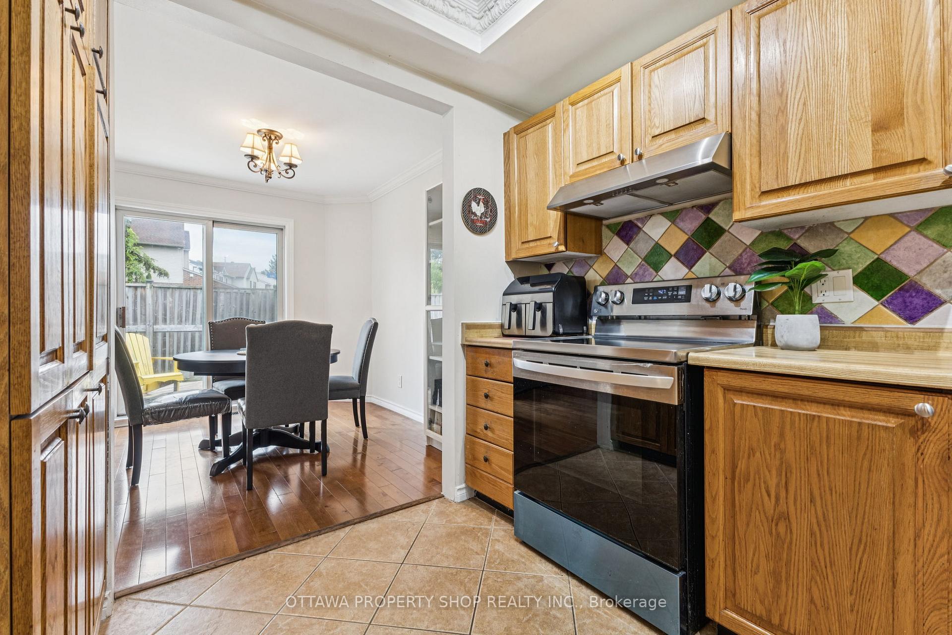 Photo 9 of 67 Gentle Gate Crescent, Ottawa, Hunt Club Park/Greenboro — HOMEH