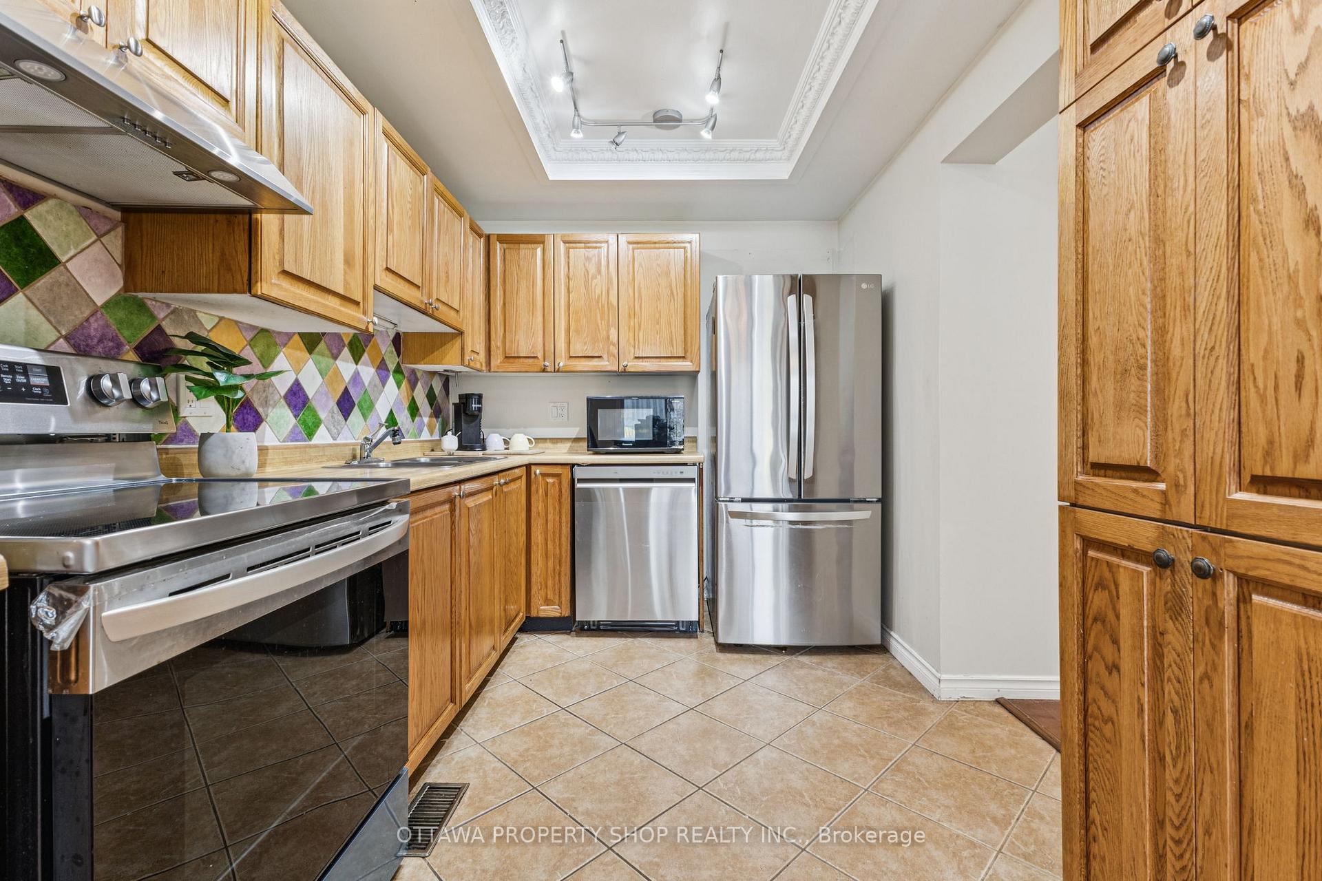 Photo 10 of 67 Gentle Gate Crescent, Ottawa, Hunt Club Park/Greenboro — HOMEH