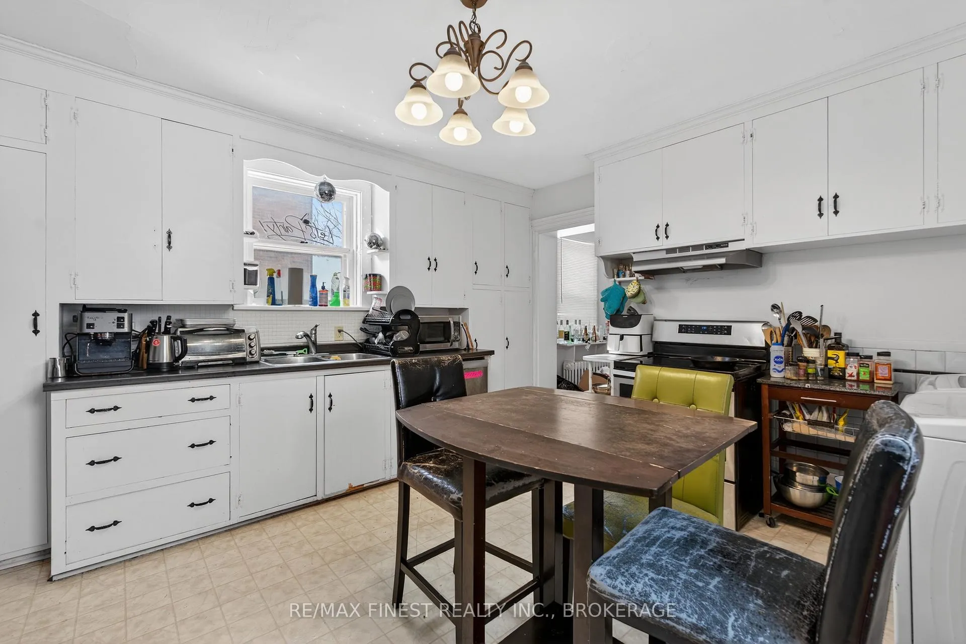 Photo 10 of 431 Brock Street, Kingston, Central City East — HOMEH