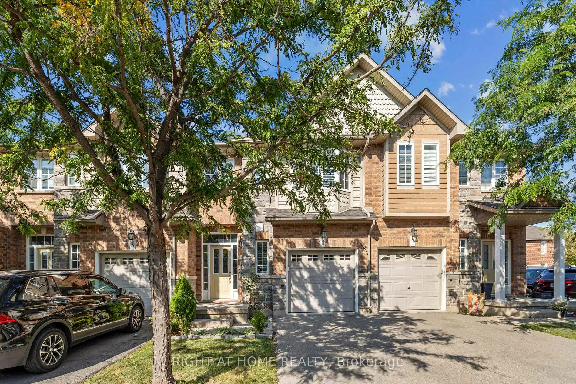 Photo 2 of Unit 6, 40 Dartmouth Gate, Hamilton, Lakeshore — HOMEH