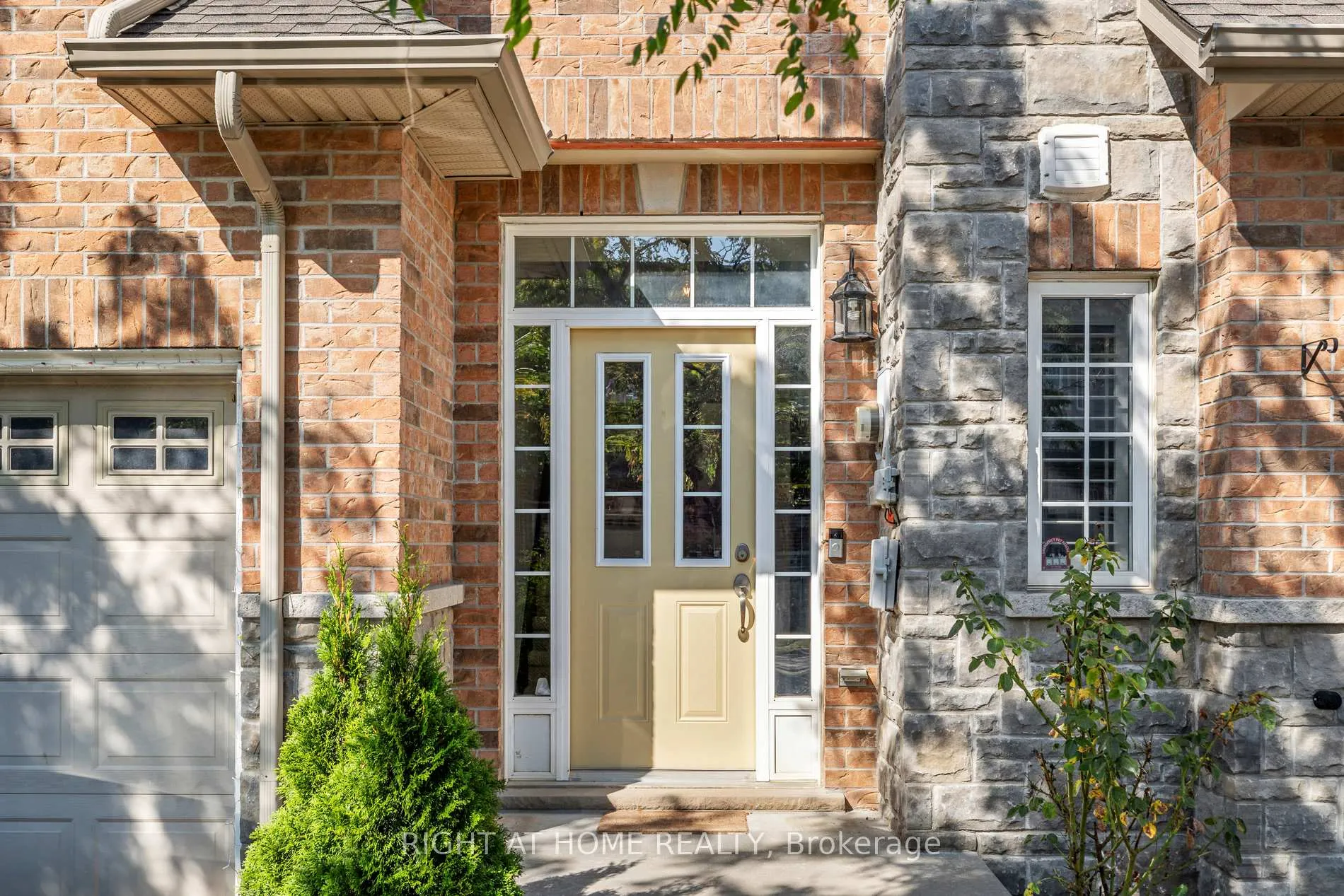 Photo 4 of Unit 6, 40 Dartmouth Gate, Hamilton, Lakeshore — HOMEH
