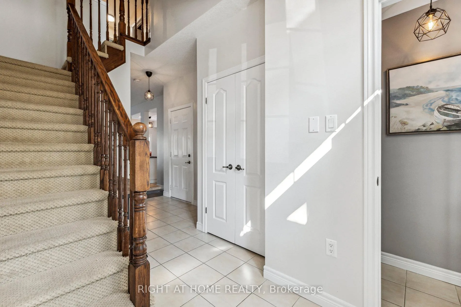 Photo 6 of Unit 6, 40 Dartmouth Gate, Hamilton, Lakeshore — HOMEH