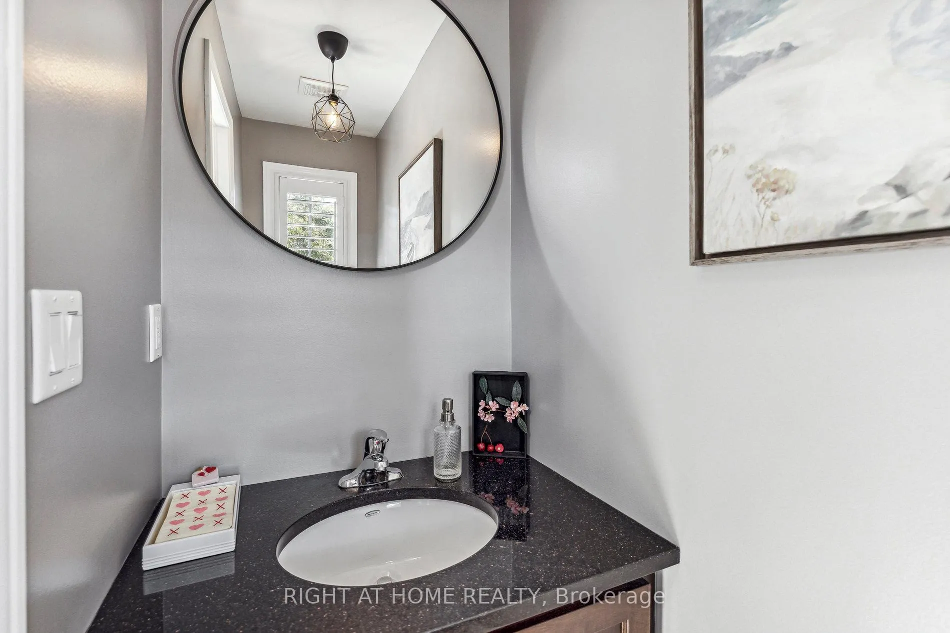 Photo 9 of Unit 6, 40 Dartmouth Gate, Hamilton, Lakeshore — HOMEH