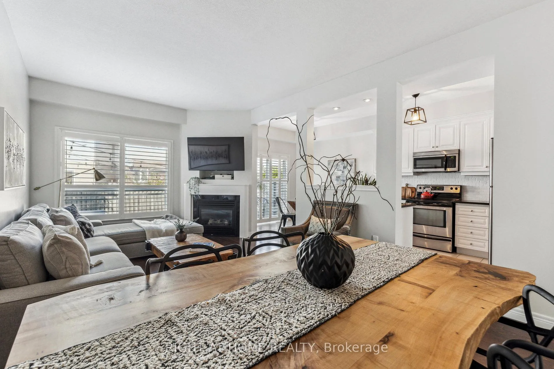 Photo 11 of Unit 6, 40 Dartmouth Gate, Hamilton, Lakeshore — HOMEH