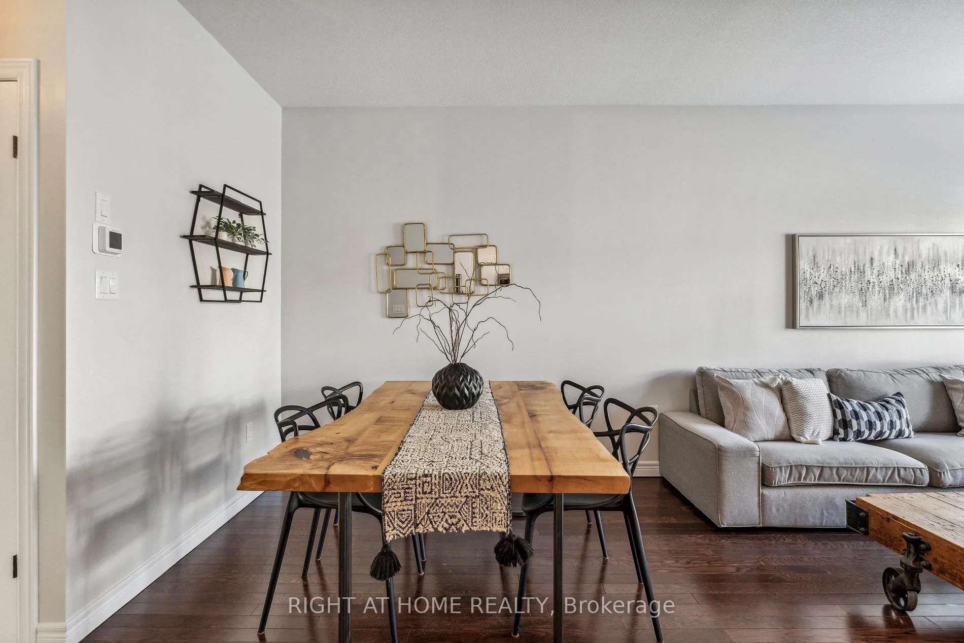 Photo 16 of Unit 6, 40 Dartmouth Gate, Hamilton, Lakeshore — HOMEH