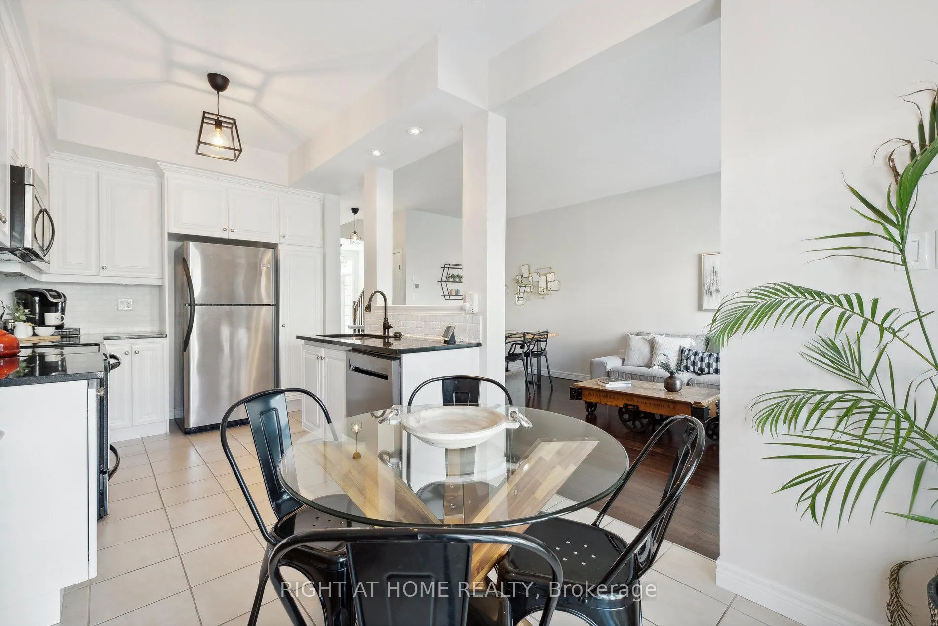 Photo 22 of Unit 6, 40 Dartmouth Gate, Hamilton, Lakeshore — HOMEH