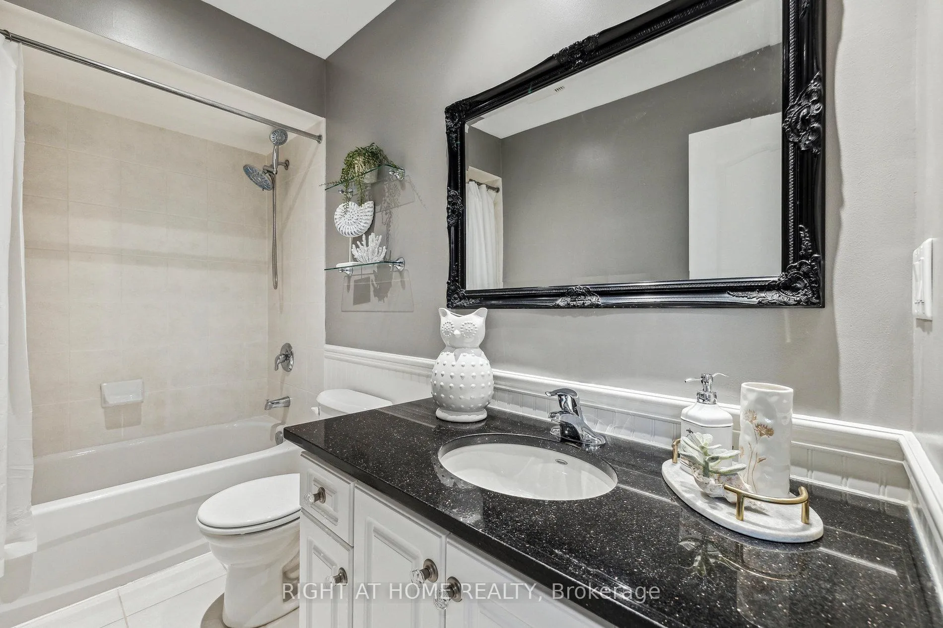 Photo 29 of Unit 6, 40 Dartmouth Gate, Hamilton, Lakeshore — HOMEH