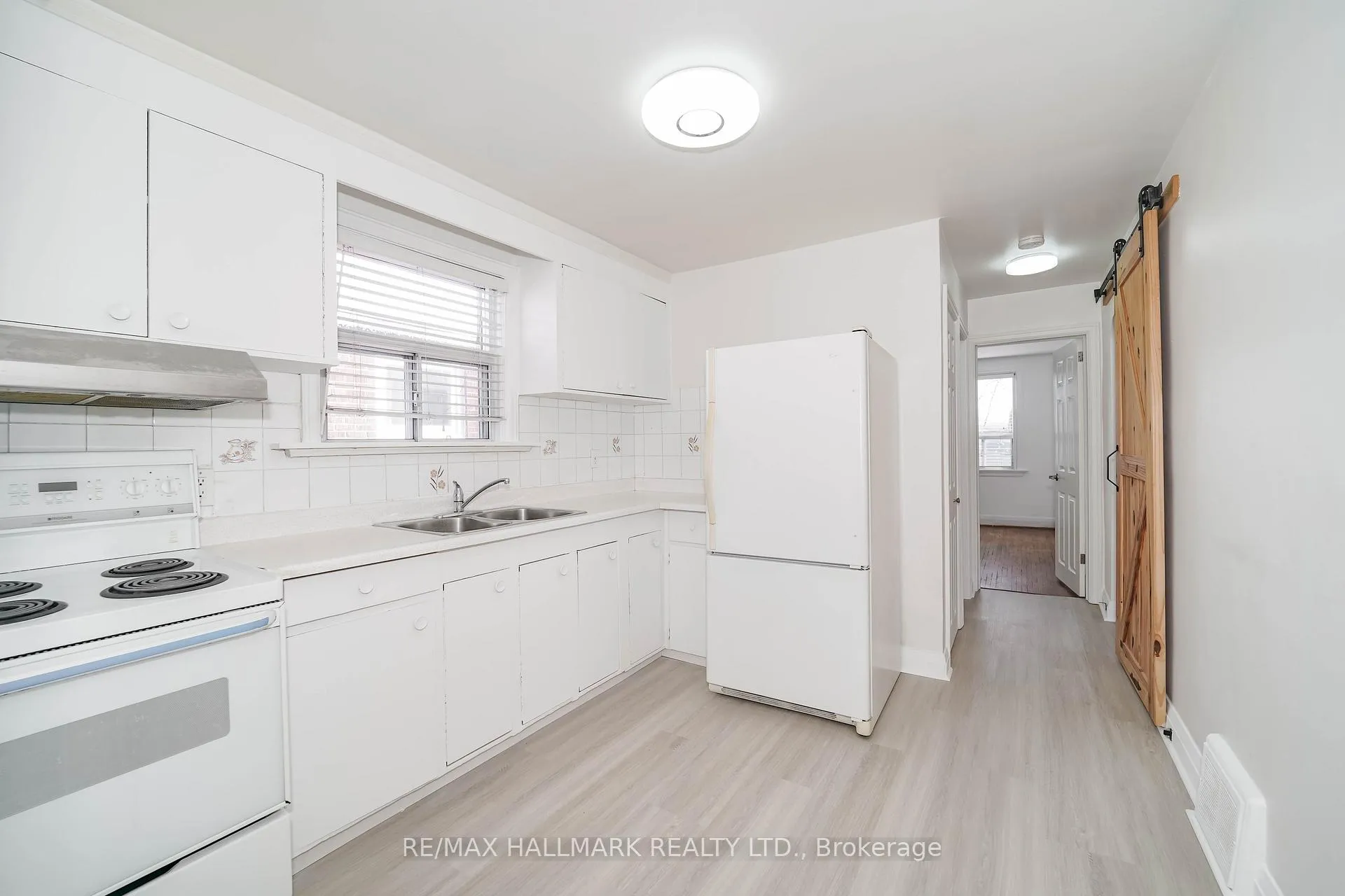 Photo 16 of 37 Galbraith Avenue, Toronto, O'Connor-Parkview — HOMEH
