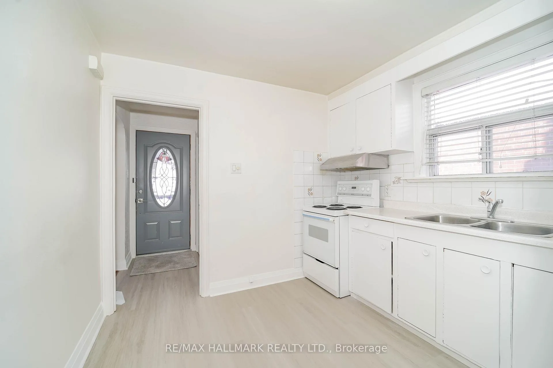 Photo 18 of 37 Galbraith Avenue, Toronto, O'Connor-Parkview — HOMEH