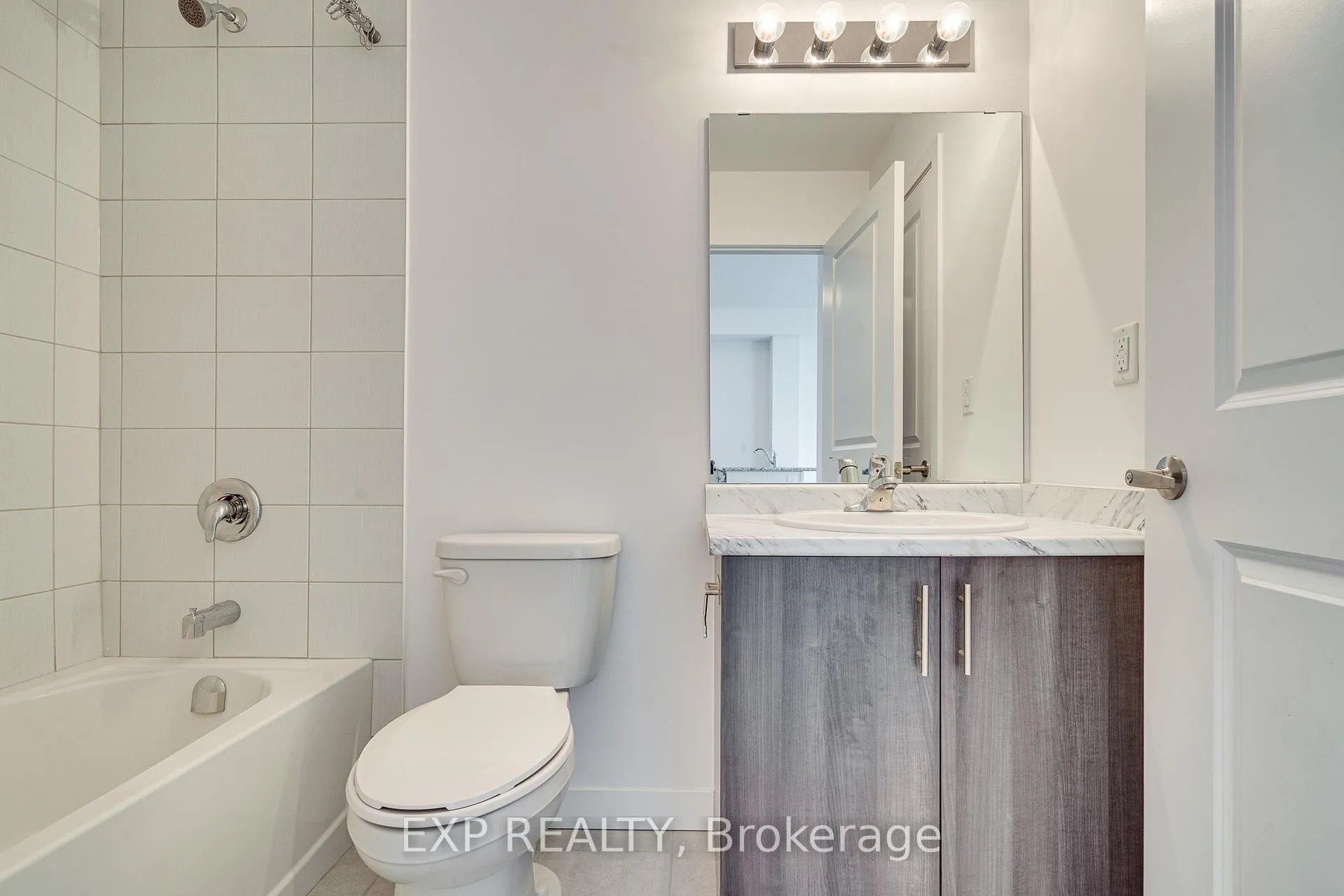 Photo 18 of Unit 413, 101 Shoreview Place, Hamilton, Stoney Creek — HOMEH