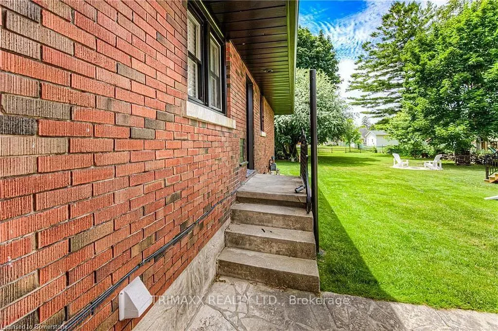 Photo 4 of 271 Bedford Road, Waterloo — HOMEH