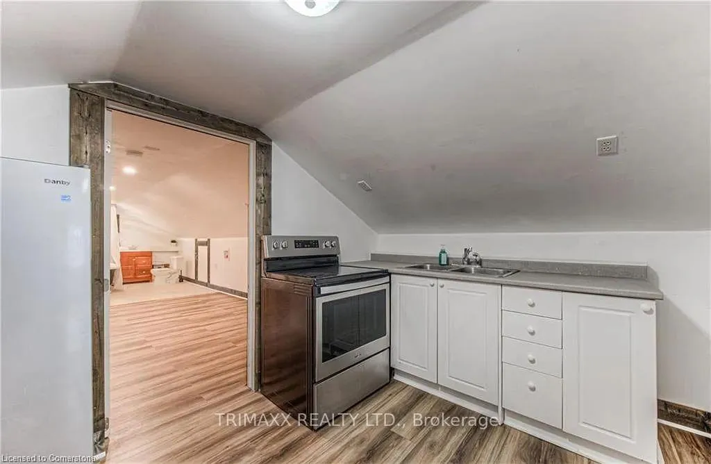 Photo 10 of 271 Bedford Road, Waterloo — HOMEH