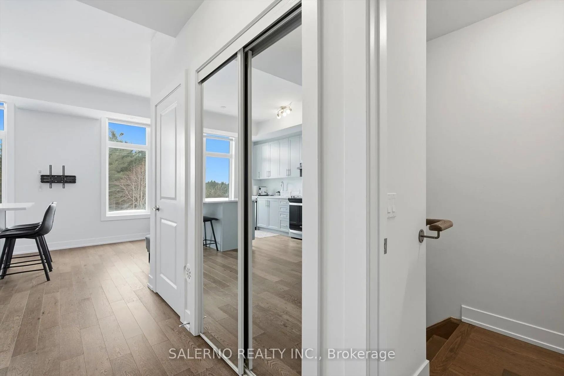 Photo 4 of Unit U215, 9560 Islington Avenue, Vaughan, Sonoma Heights — HOMEH