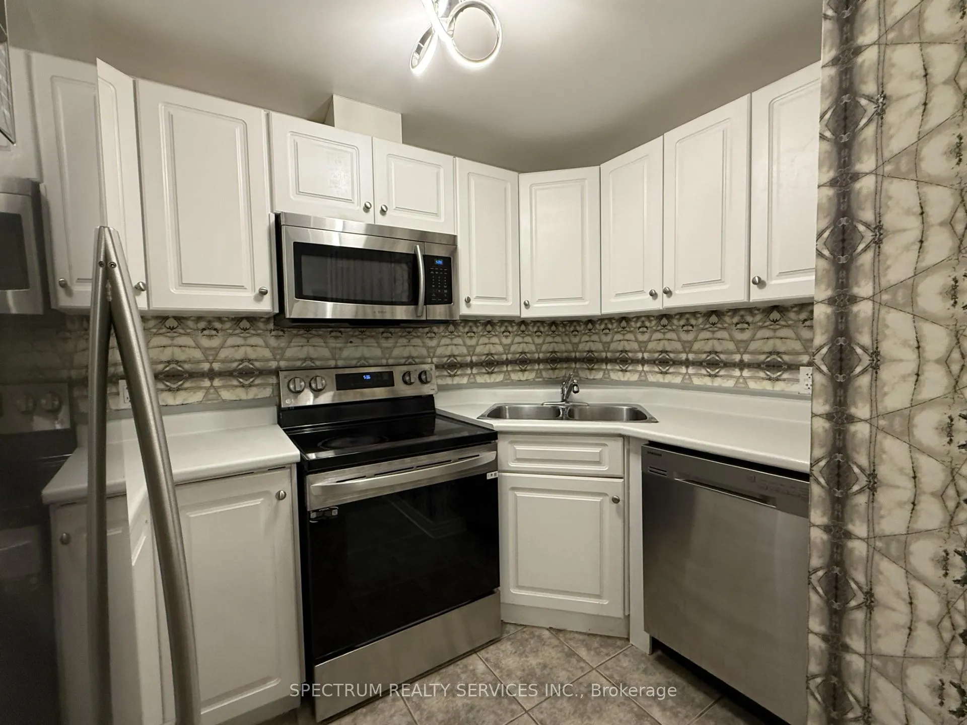 Photo 5 of Unit 116, 6350 Dorchester Road, Niagara Falls, Dorchester — HOMEH