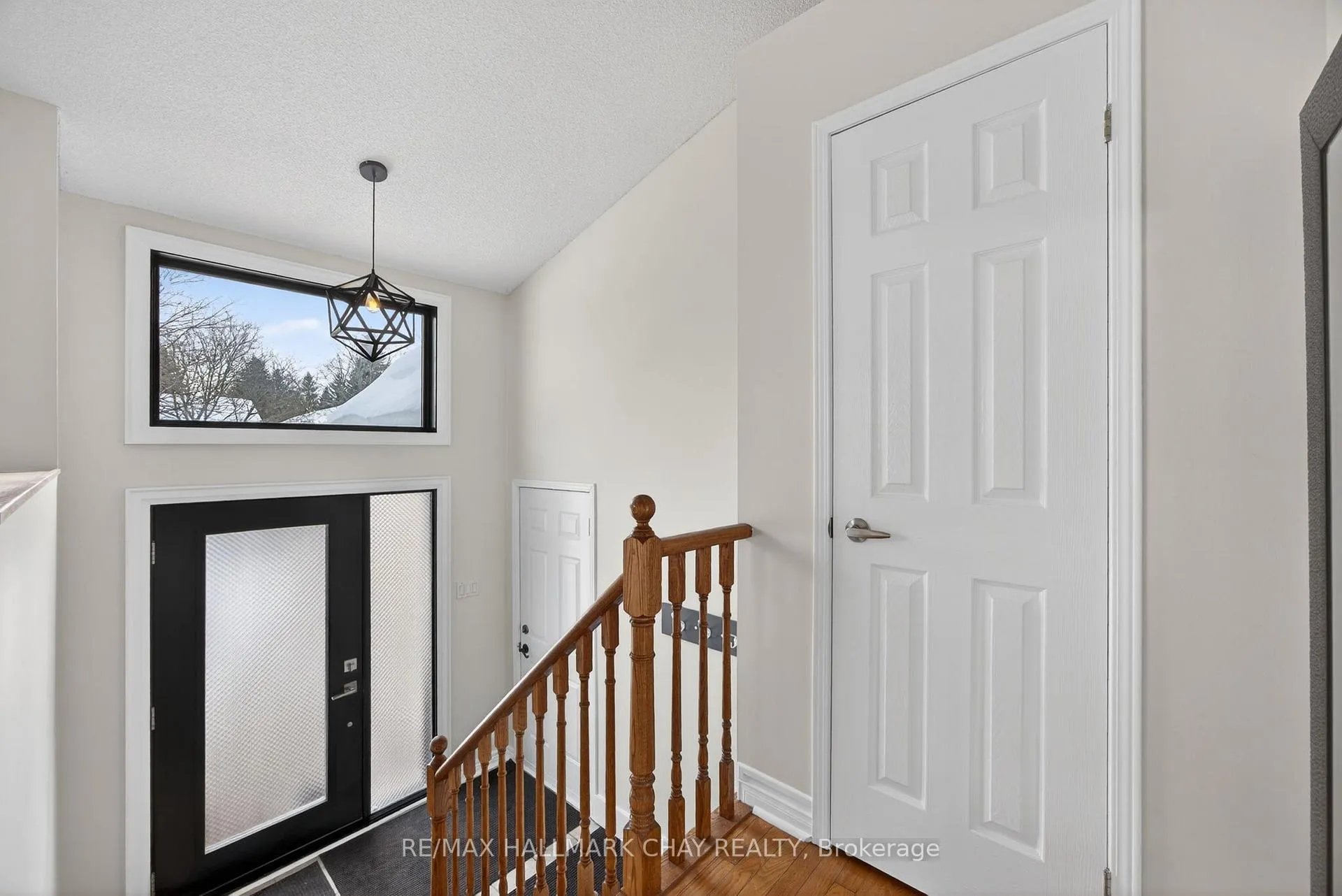 Photo 2 of 12 Webb Street, Barrie, Painswick North — HOMEH