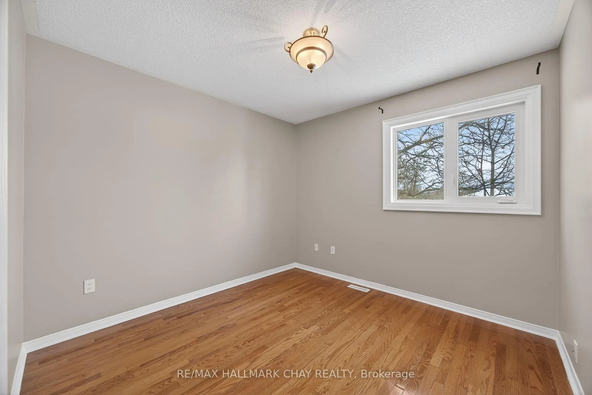 Photo 13 of 12 Webb Street, Barrie, Painswick North — HOMEH