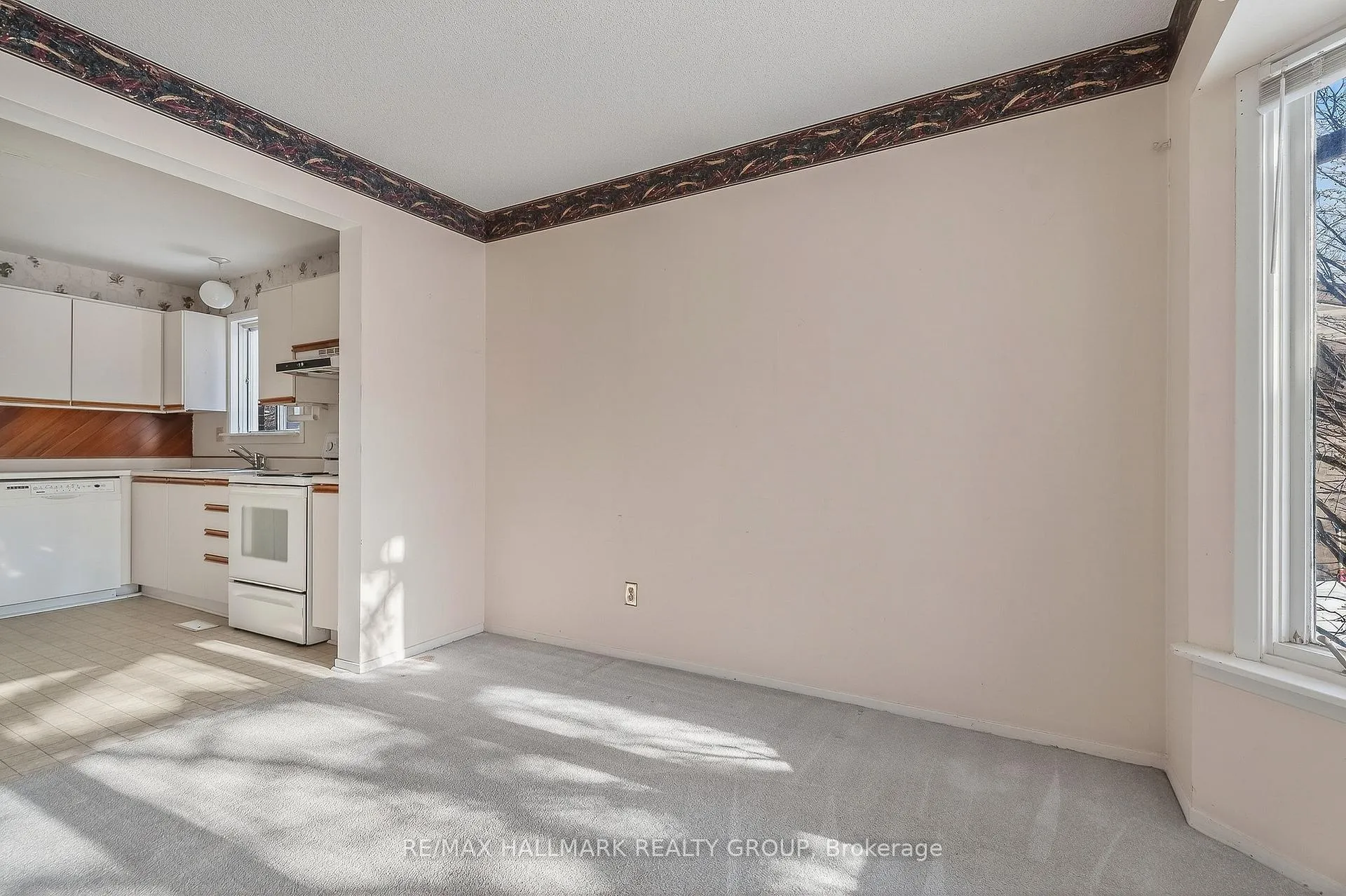 Photo 7 of 14 Haywood Crescent, Ottawa, Kanata - Katimavik — HOMEH