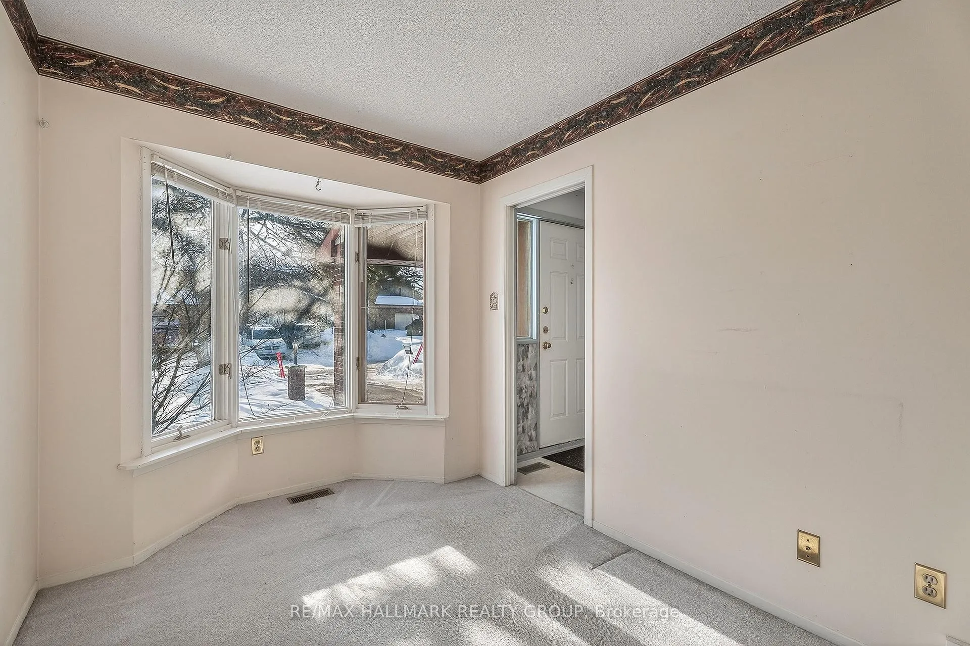 Photo 8 of 14 Haywood Crescent, Ottawa, Kanata - Katimavik — HOMEH