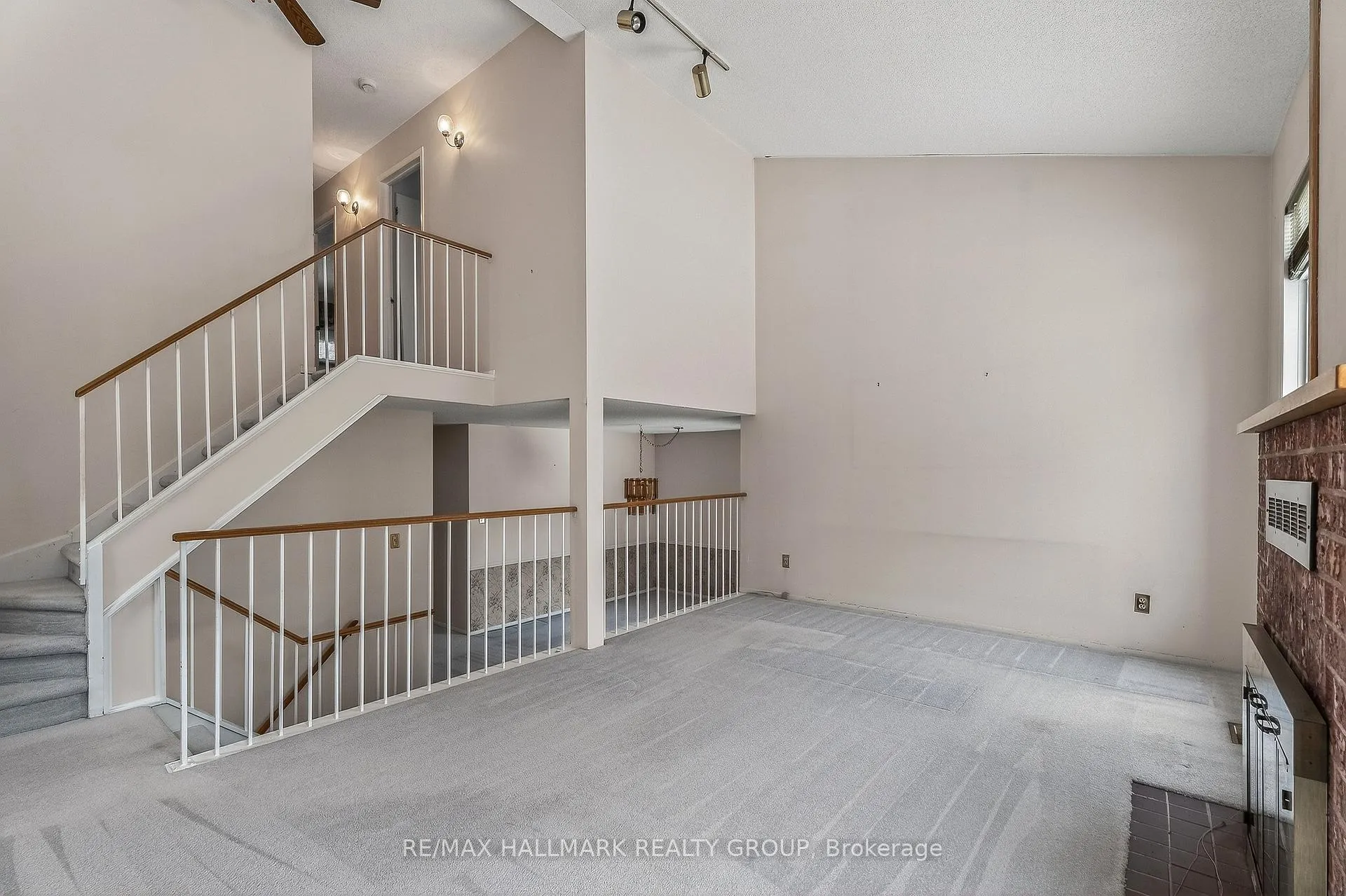 Photo 20 of 14 Haywood Crescent, Ottawa, Kanata - Katimavik — HOMEH